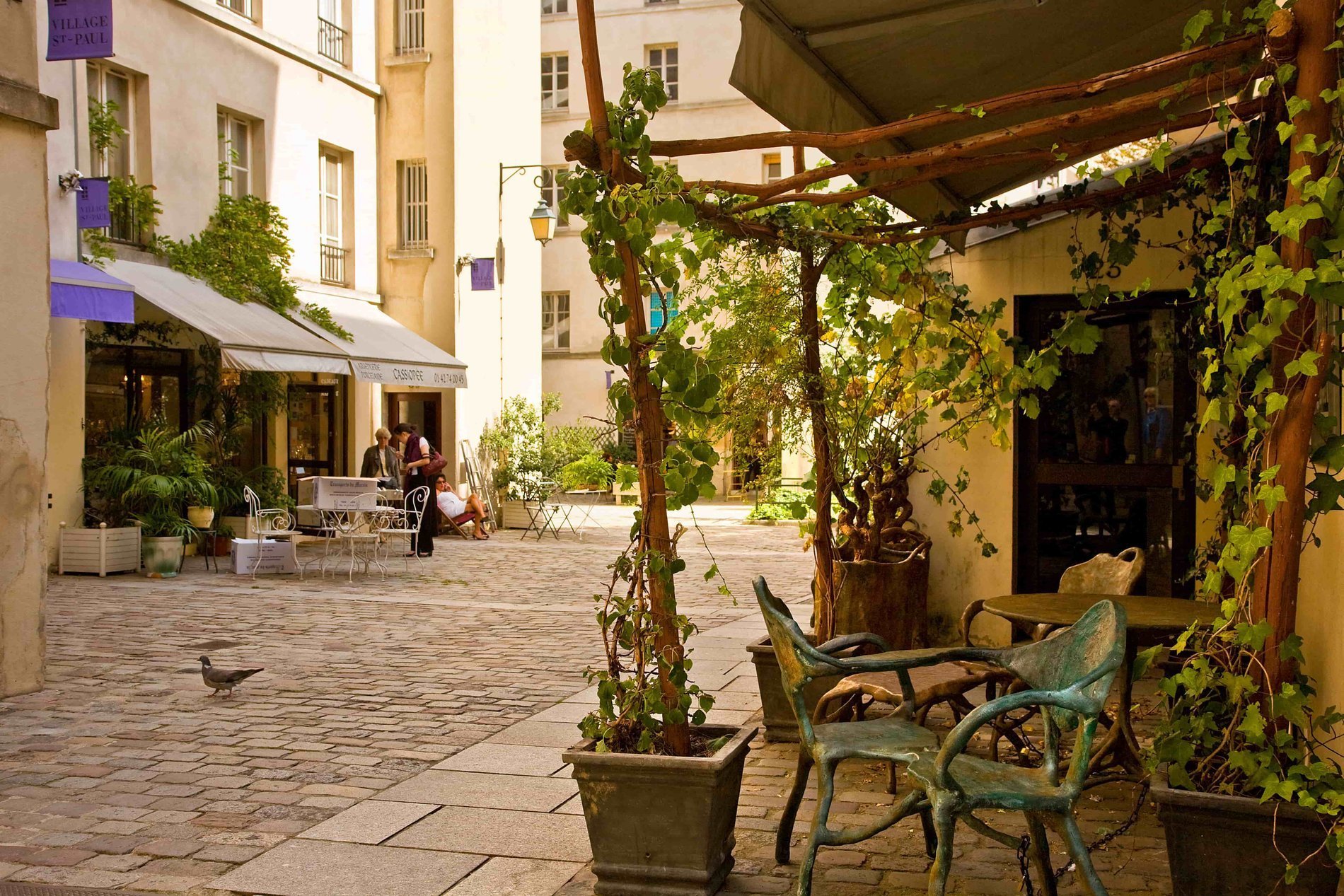 village saint paul cerca 9 hotel confidentiel