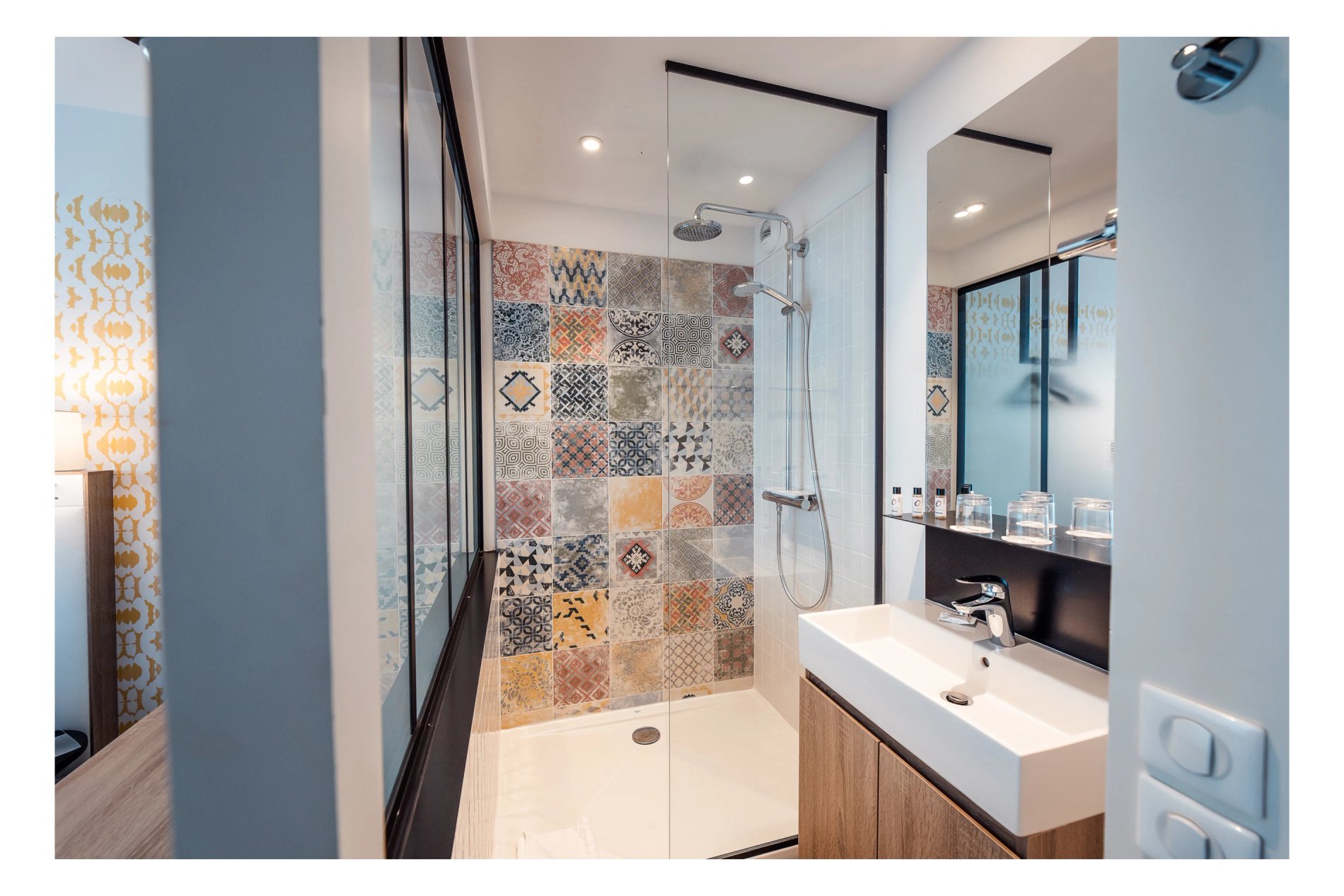 Hôtel Maison Montmartre Paris Les Puces**** | Paris 18 | Triple Room with shower| Montmartre