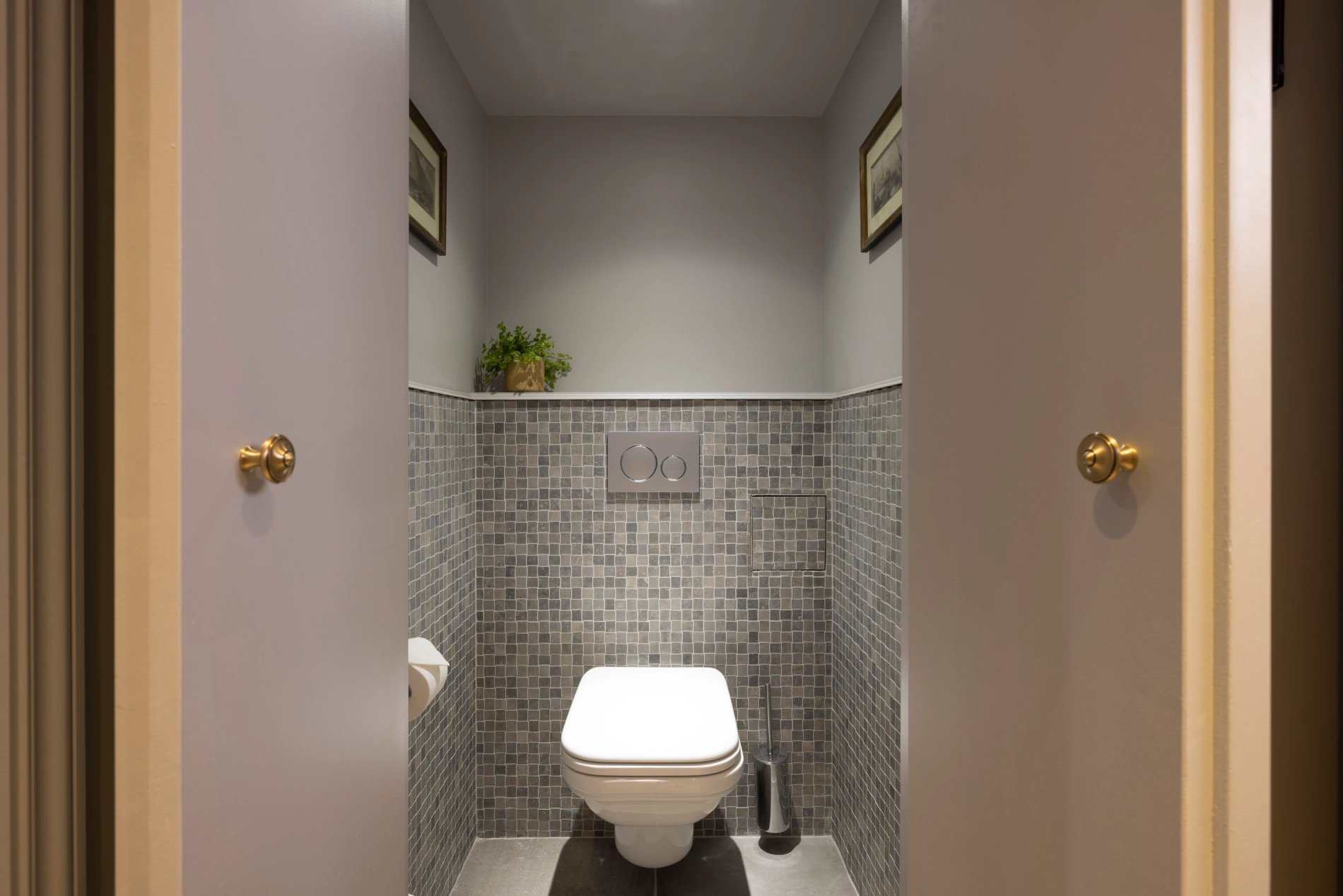 Maison Cardinal Furstemberg Airbnb Rent Appartment Restroom