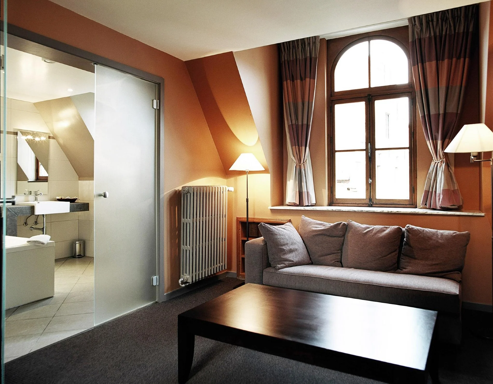 Chambre Exceptional, chambre confort, hôtel historique, chambre avec salon, chambre avec bureau, chambre contemporaine