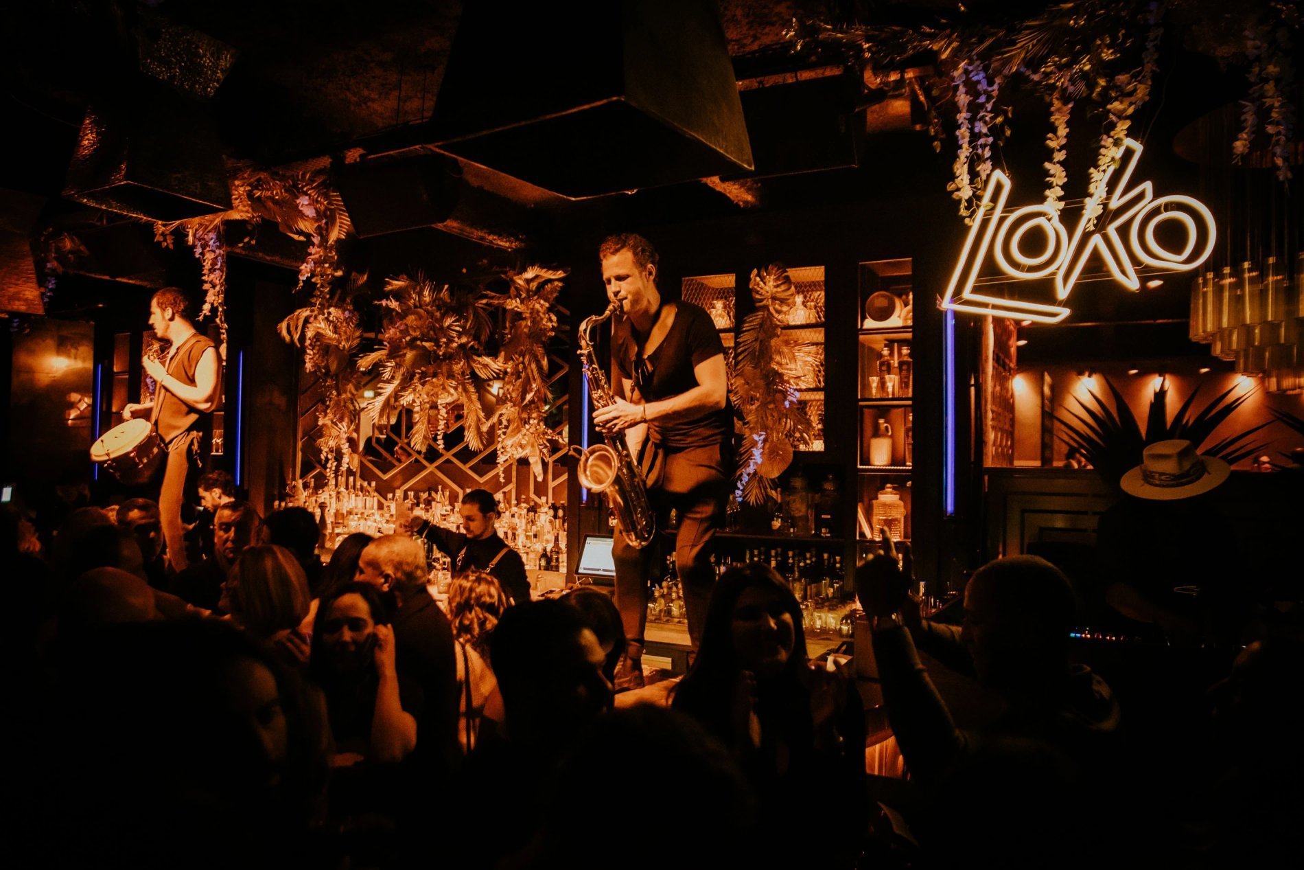 Musicien du bar restaurant ambiancé à Paris