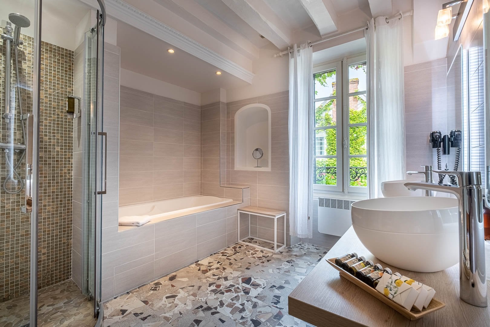 5e6b2f0f-7fe0-4e44-a430-e243814e135c