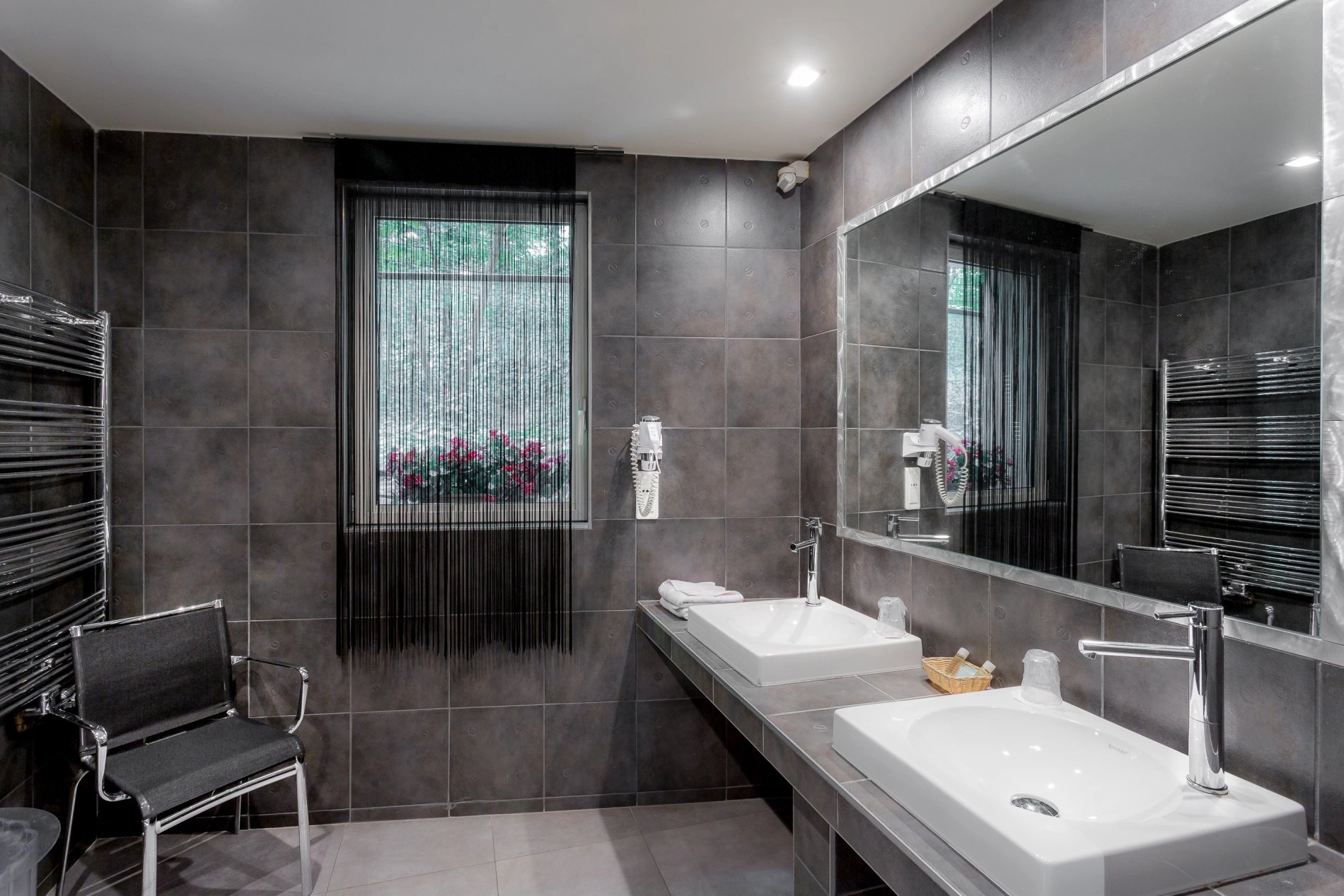 5f06cf60-07f3-4e2e-bf1e-1289fba9bd1b