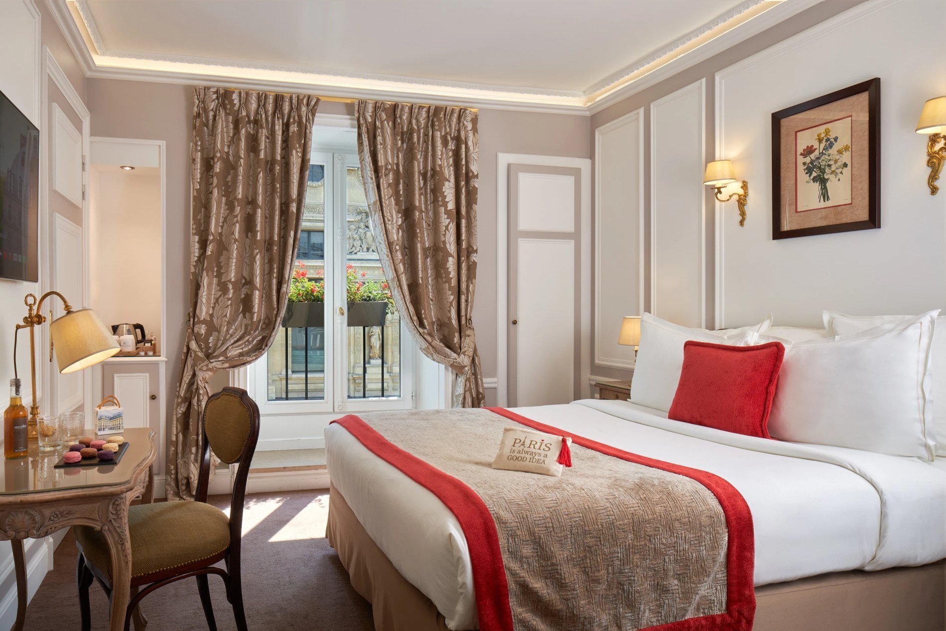 Hotel Regina Louvre Superior Room