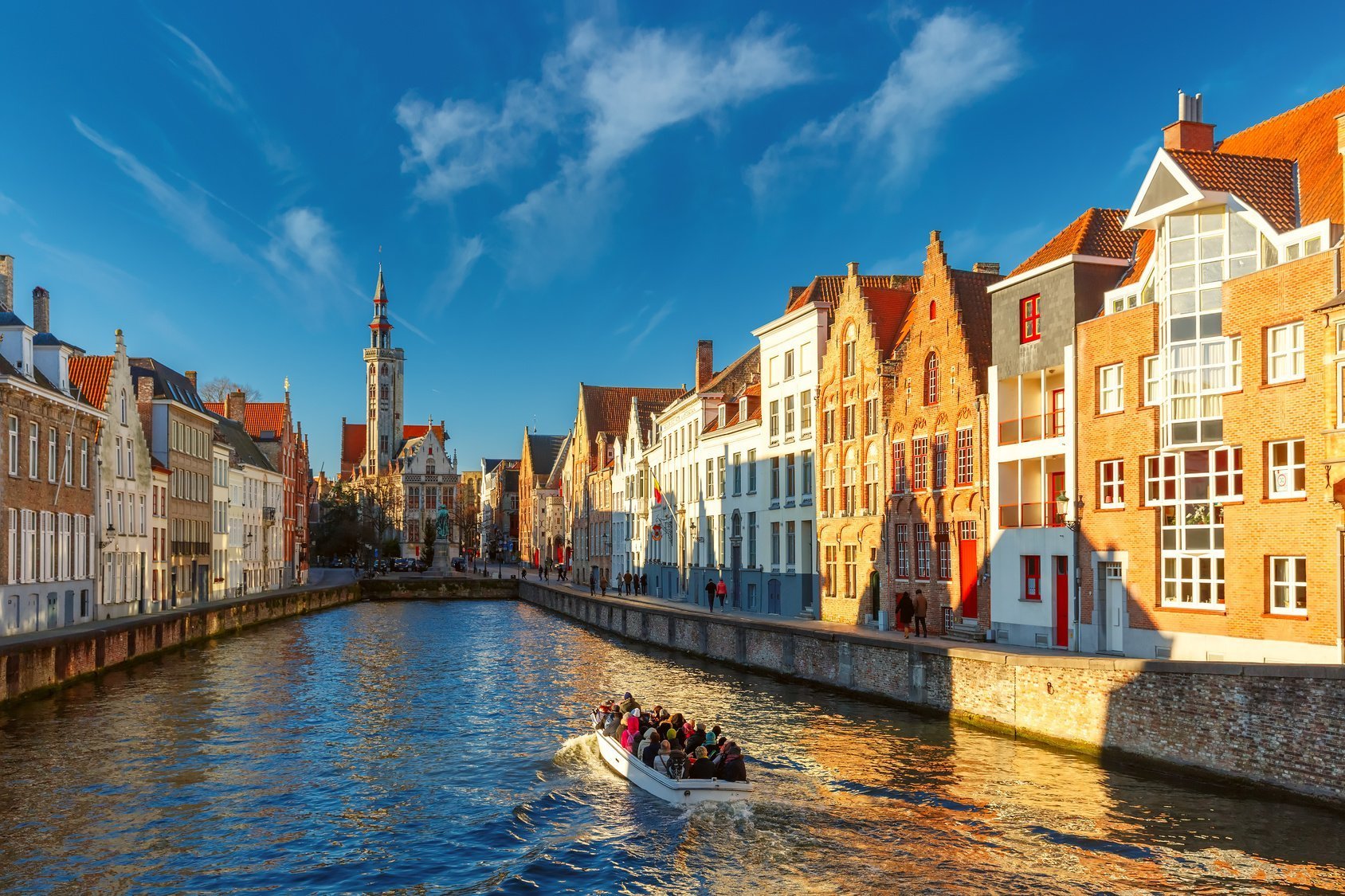 Les canaux historiques de Bruges près du Martin's Relais - Oud Huis Amsterdam.