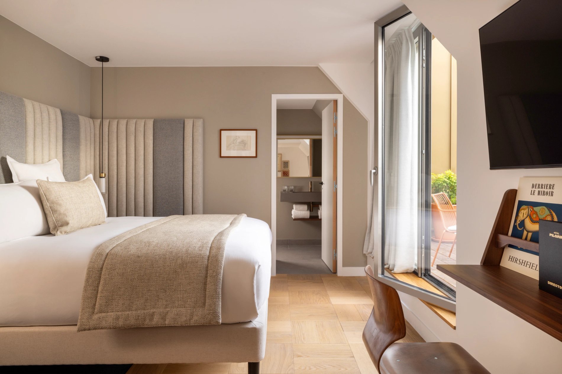 Hôtel Pilgrim Chambre Deluxe Terrasse Bureau Salle de bain