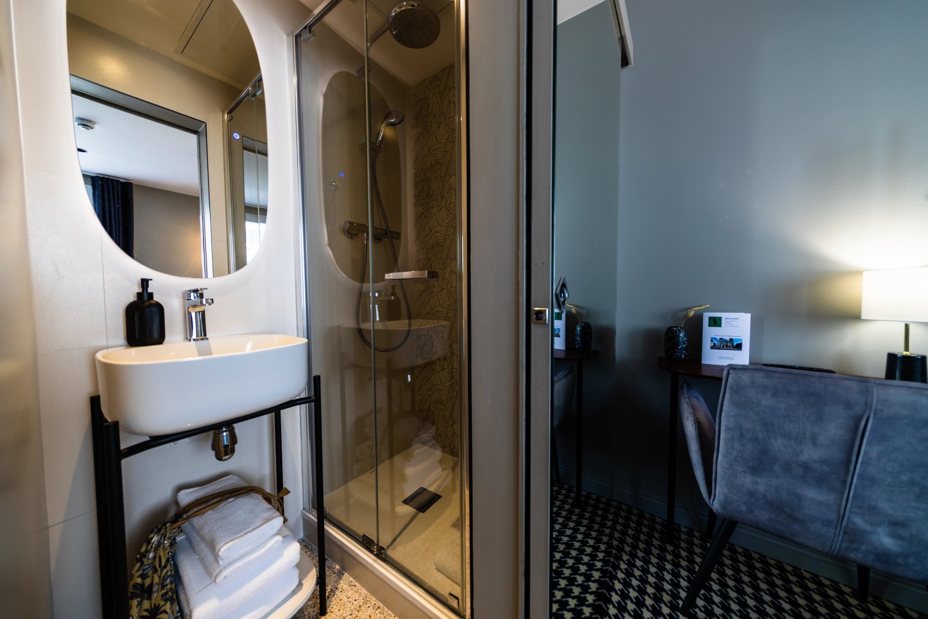 621cb175-fd76-40de-9786-c26cd7d5f54c