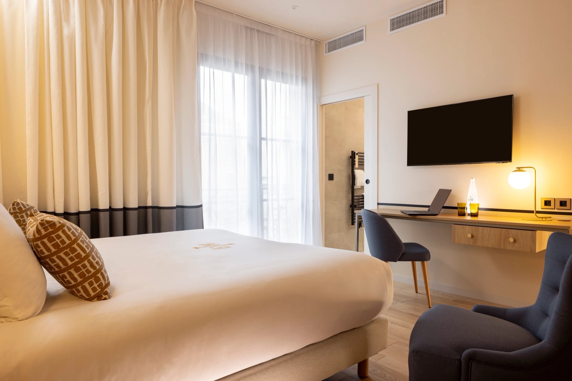 62d6ea6c-4c9c-42c4-ab45-f6dcc8653930