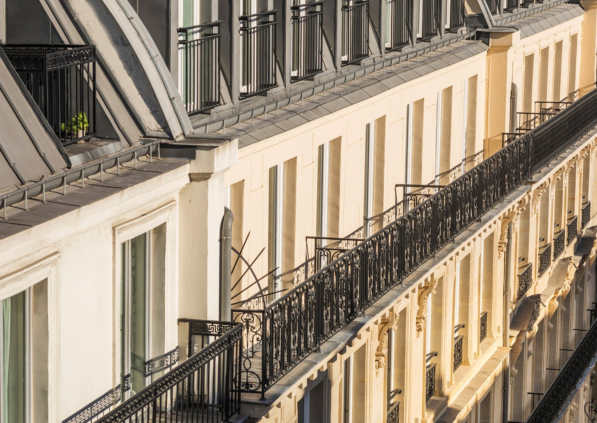 Maison Albar Hotels Le Pont-Neuf view on Paris rooftops