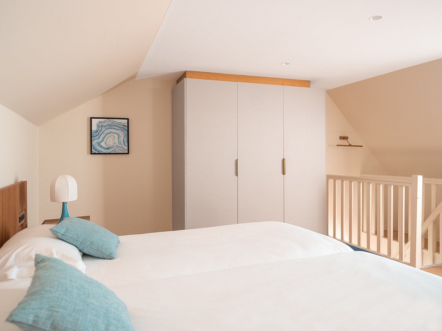 64a709e3-8b4a-4a7d-968d-a9ff0ce2f2ce