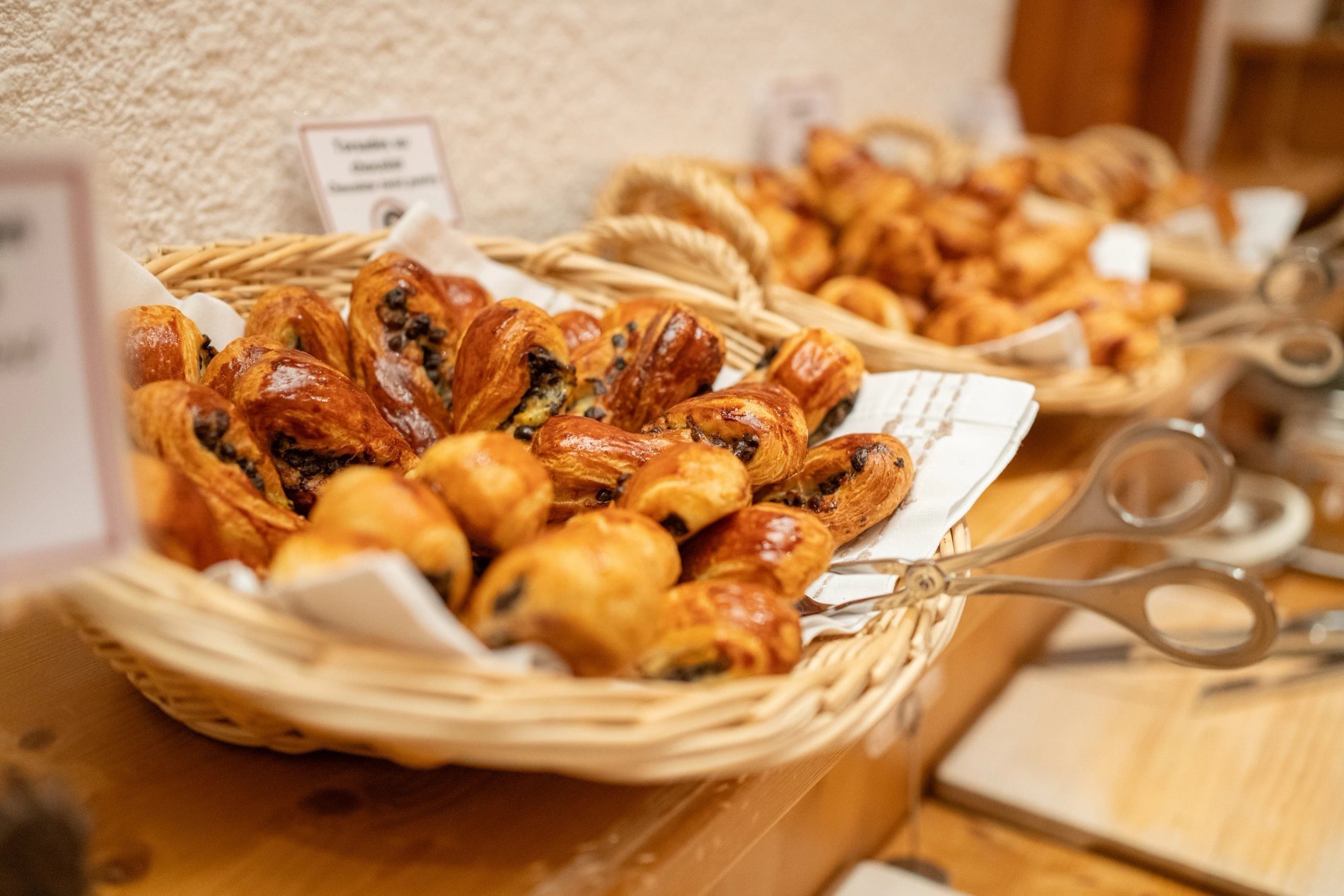 Breakfast buffet, breakfast included, continental breakfast, pastries, croissants, pain au chocolat, generosity, indulgence