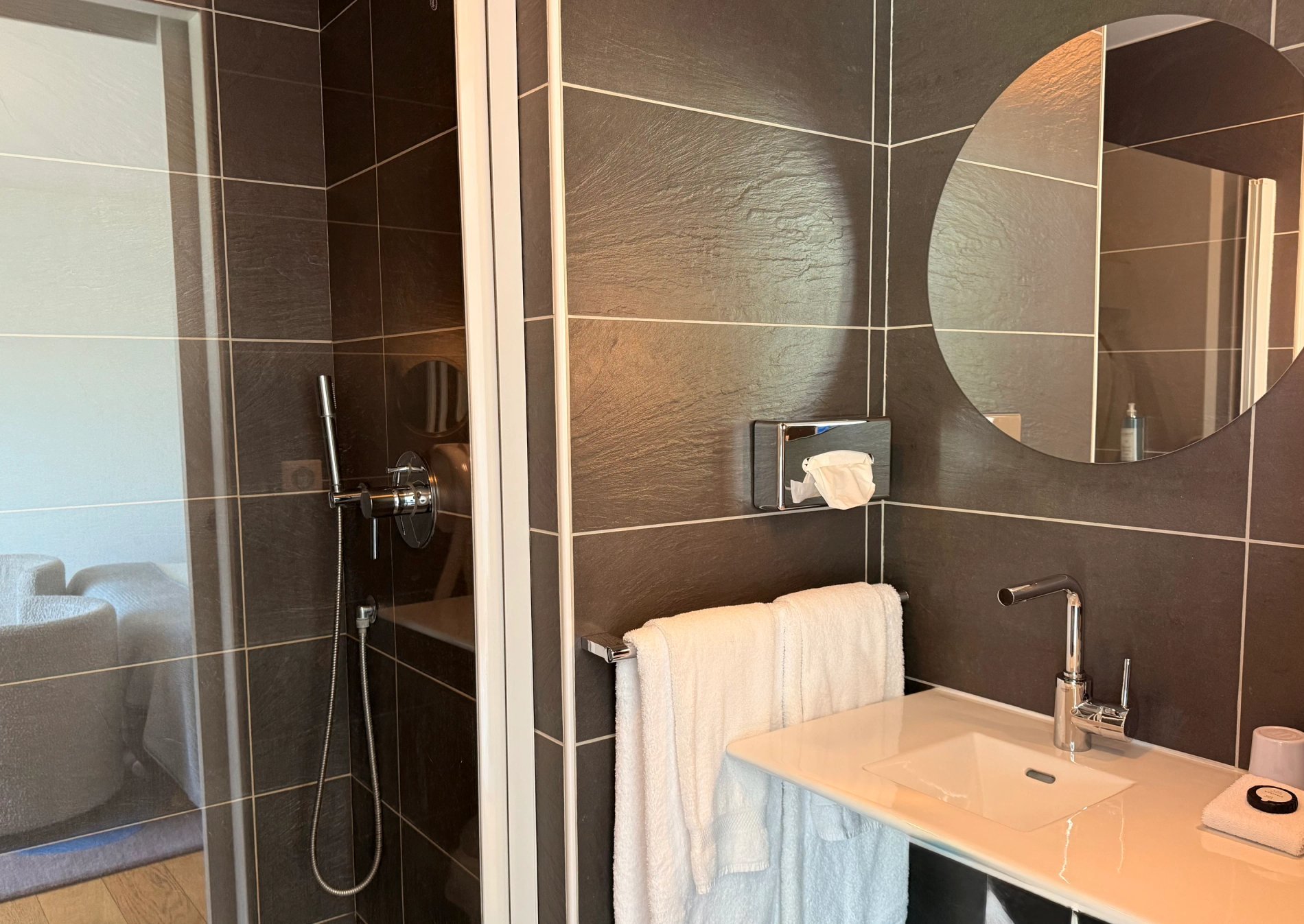 65fd962c-4cfc-4edd-b3e5-5cc3a6db82c2