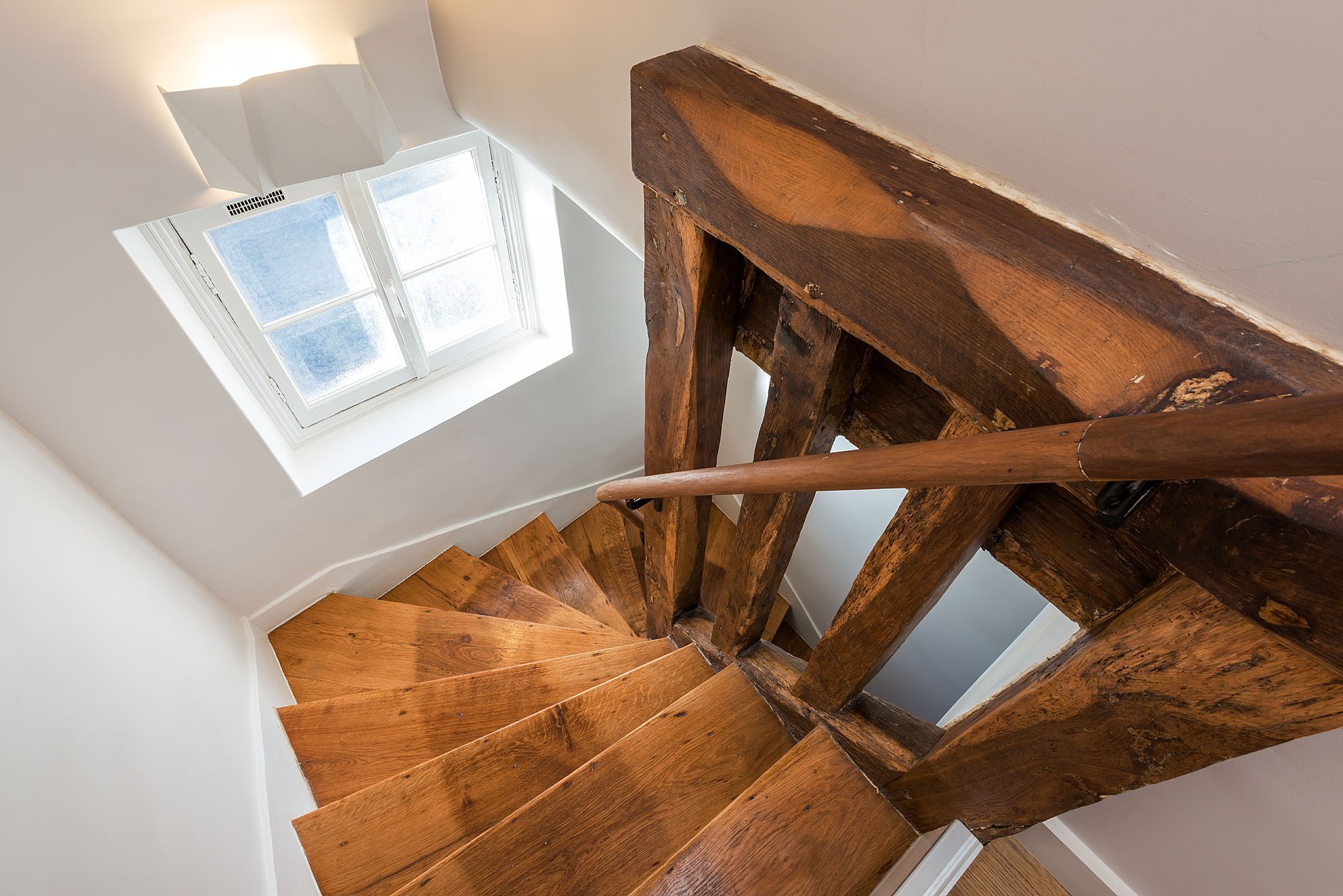 Midnight Hotel Escaliers