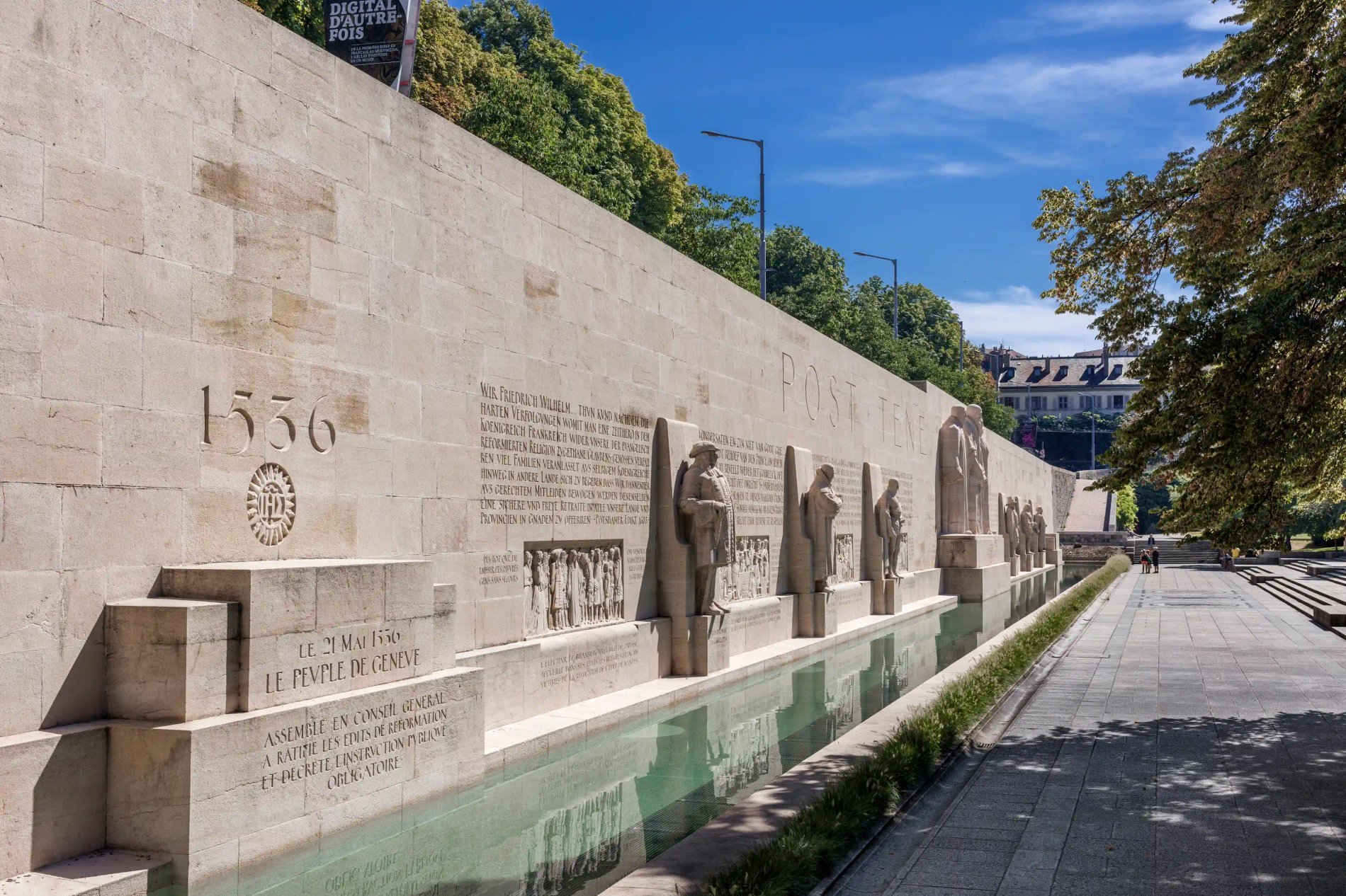 Walk in the Parc des Bastions in Geneva