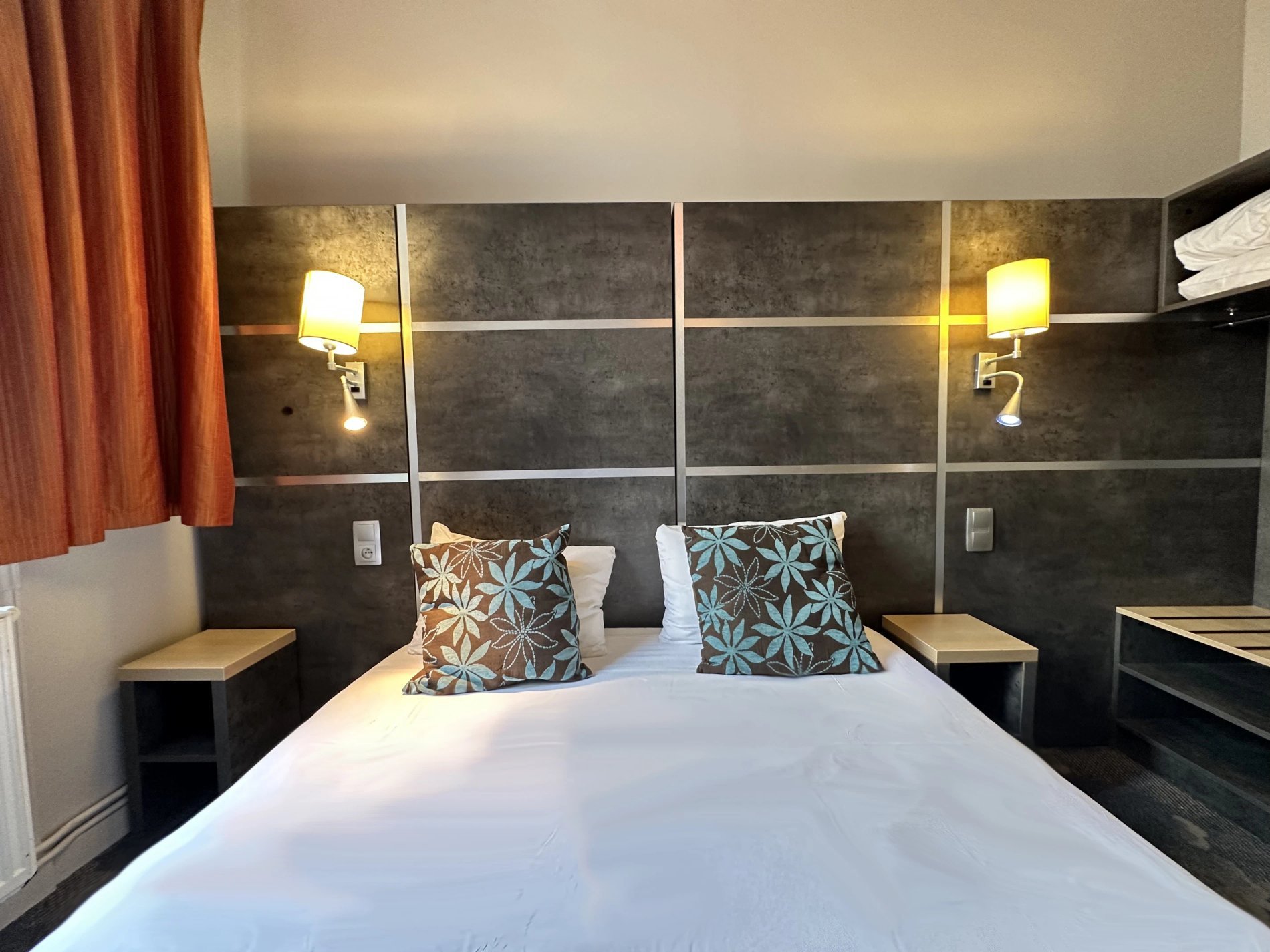 Chambre Confort Double au Timhotel Boulogne-Rives-de-Seine