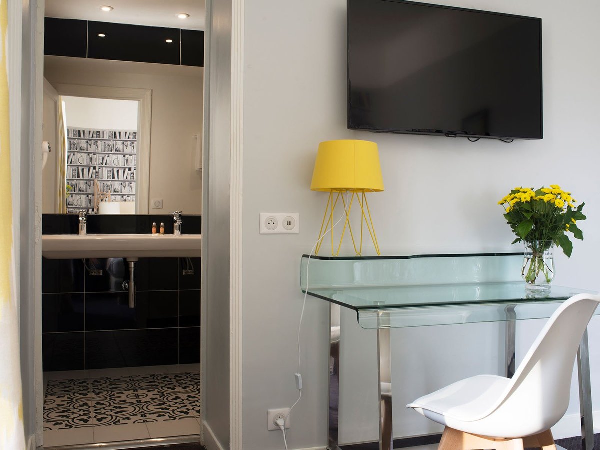 Hôtel des Batignolles, Bureau chambre classique Hôtel des Batignolles Paris