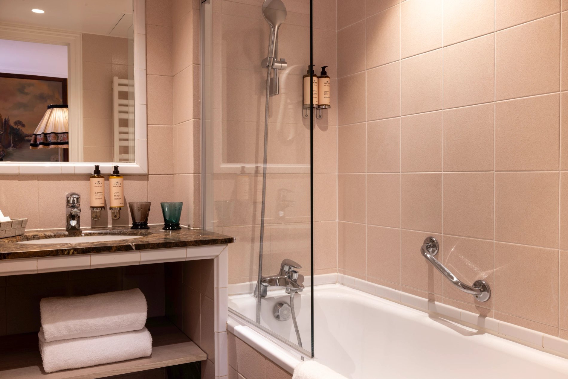 677ea955-2fa7-42a8-85d4-bf43f71a6c7d