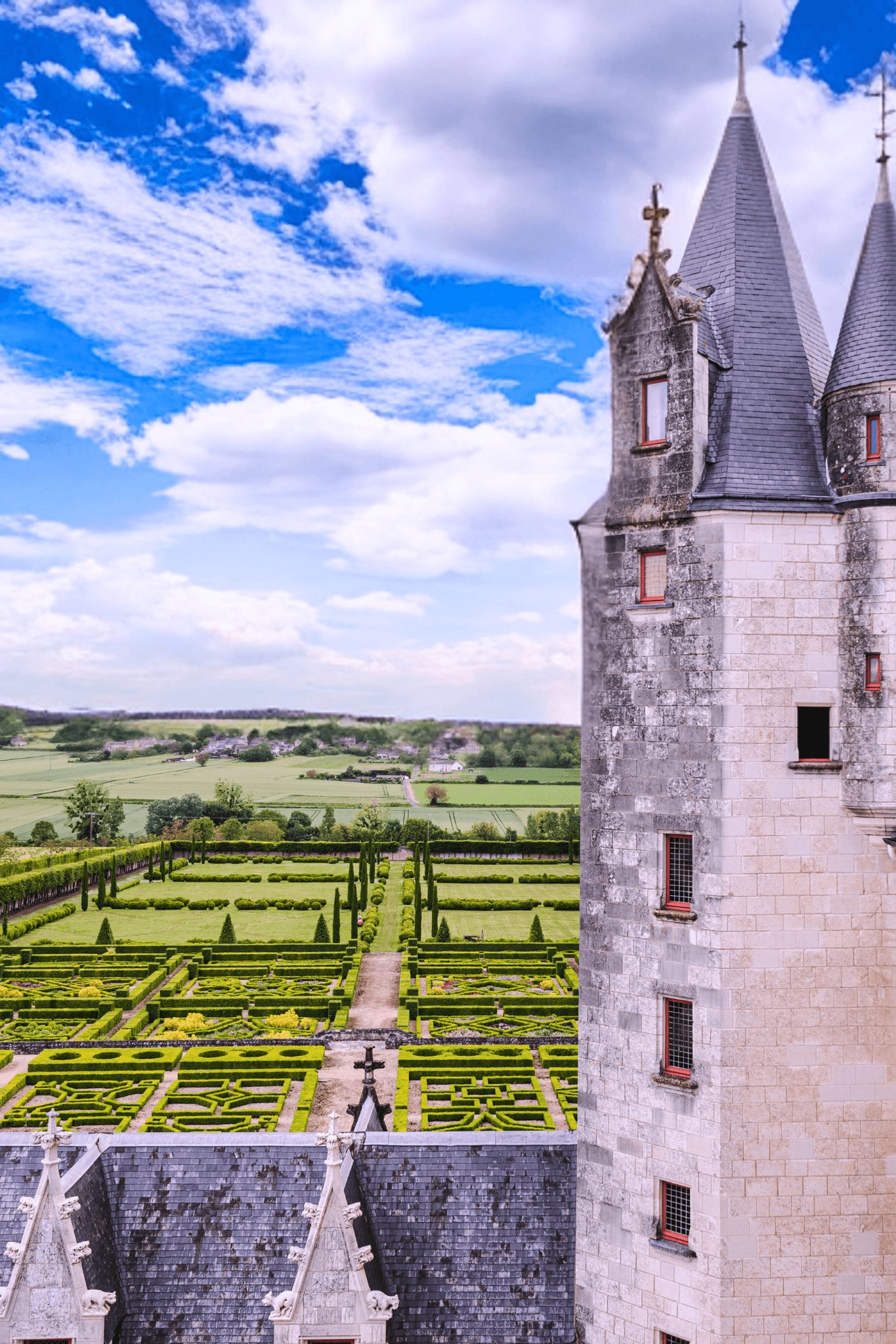 vue sur les jardins du château Coudray Montpensier