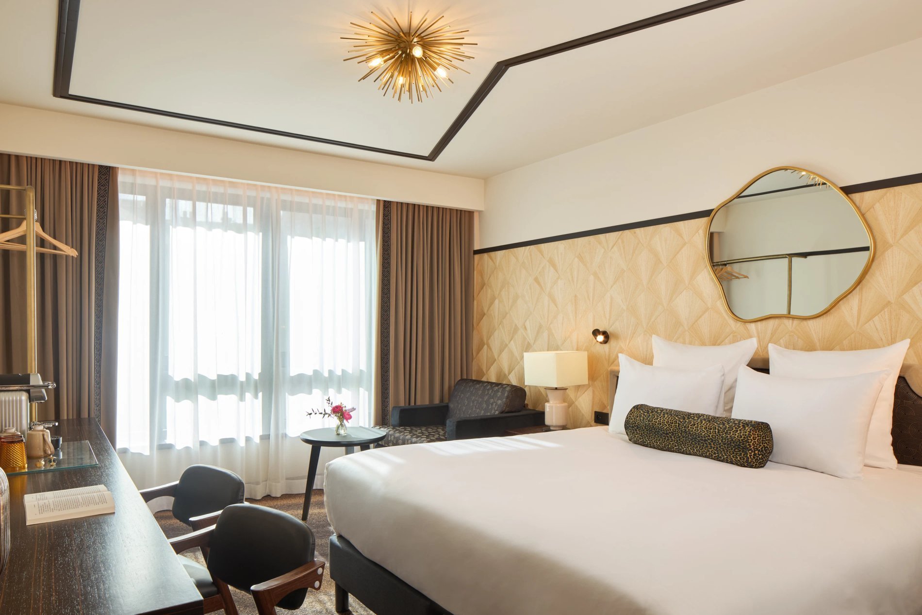 Elegant Art Deco room at Maison Cassandre with double bed and refined decor