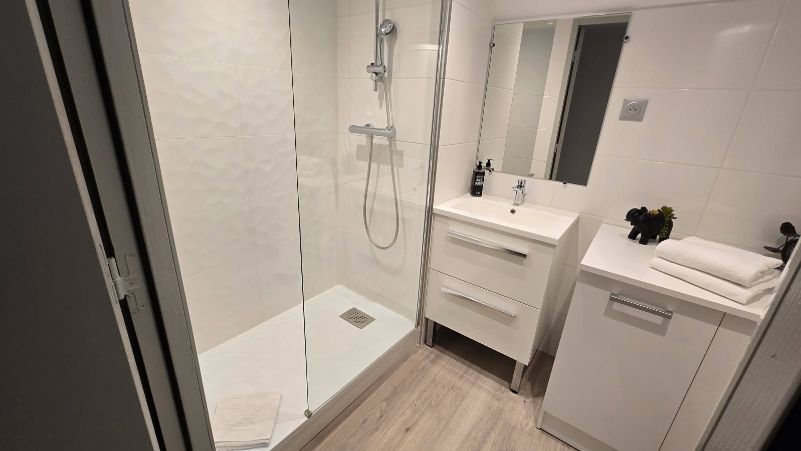 L’Appart – Chambre avec kitchenette au Break Hôtel à Vierzon