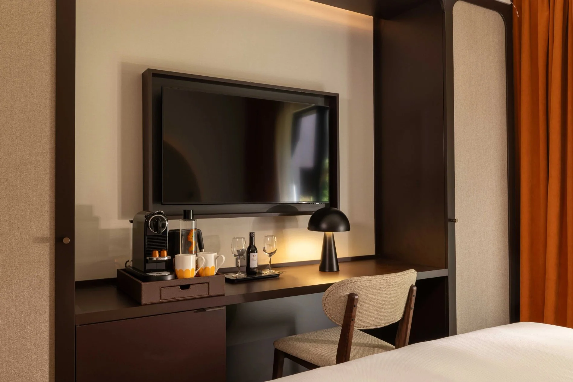 6a2911e3-c8f4-4c25-9bea-4a7a1c4d8528