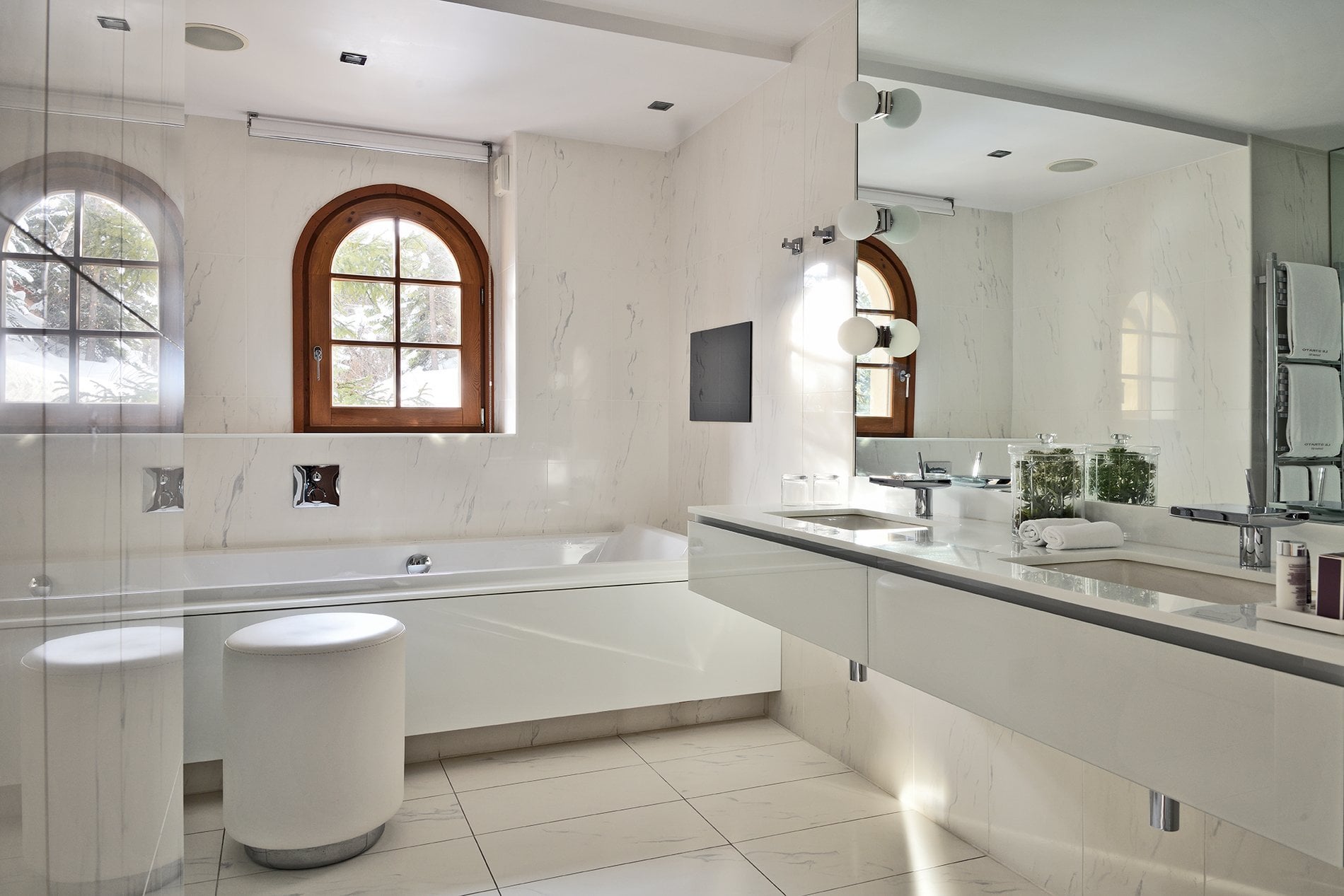 6ab8734f-4c76-4cdf-9802-ba718cd04cf6