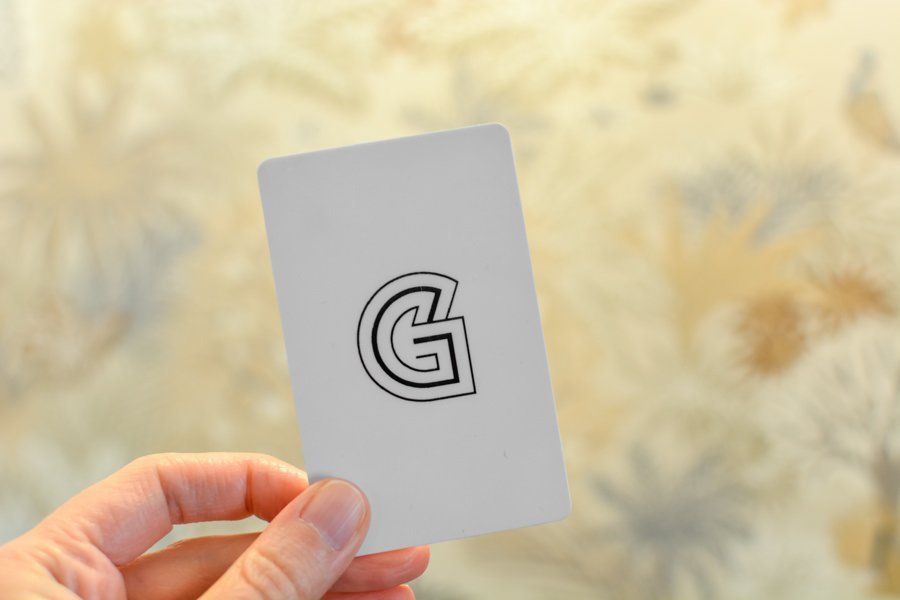 Une porte sur 2 continents writes about the hôtel Gramont and its delicate comfort