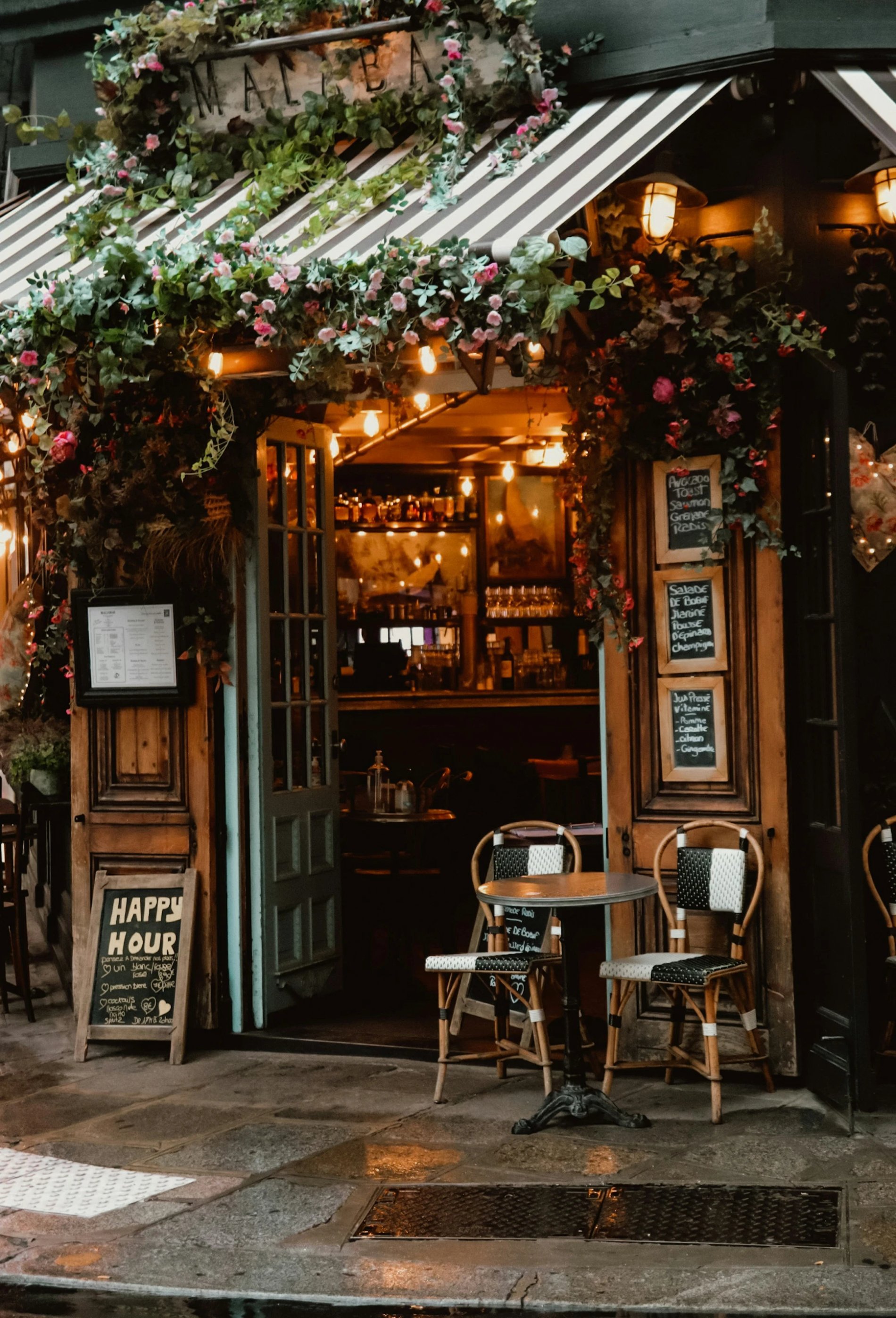 Romantic Stay in Paris - Saint-Louis Hotels