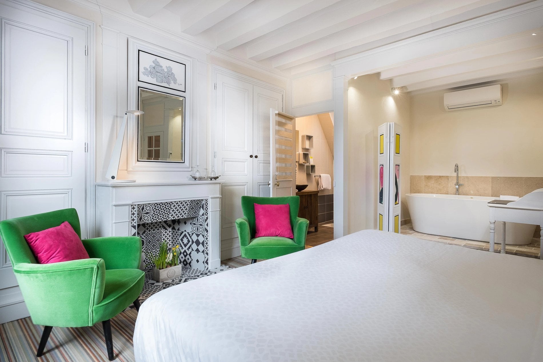 6d69e815-976a-4400-941c-f3f622e803d3