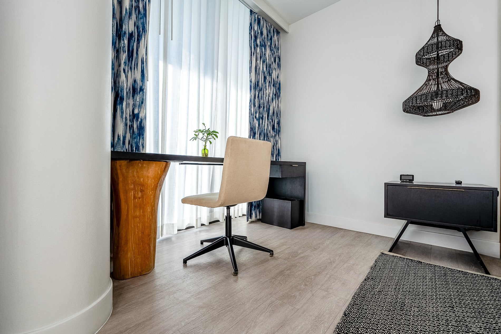 Hotel Suites Miami Beach - Prestige Corner Room - Angler's Hotel