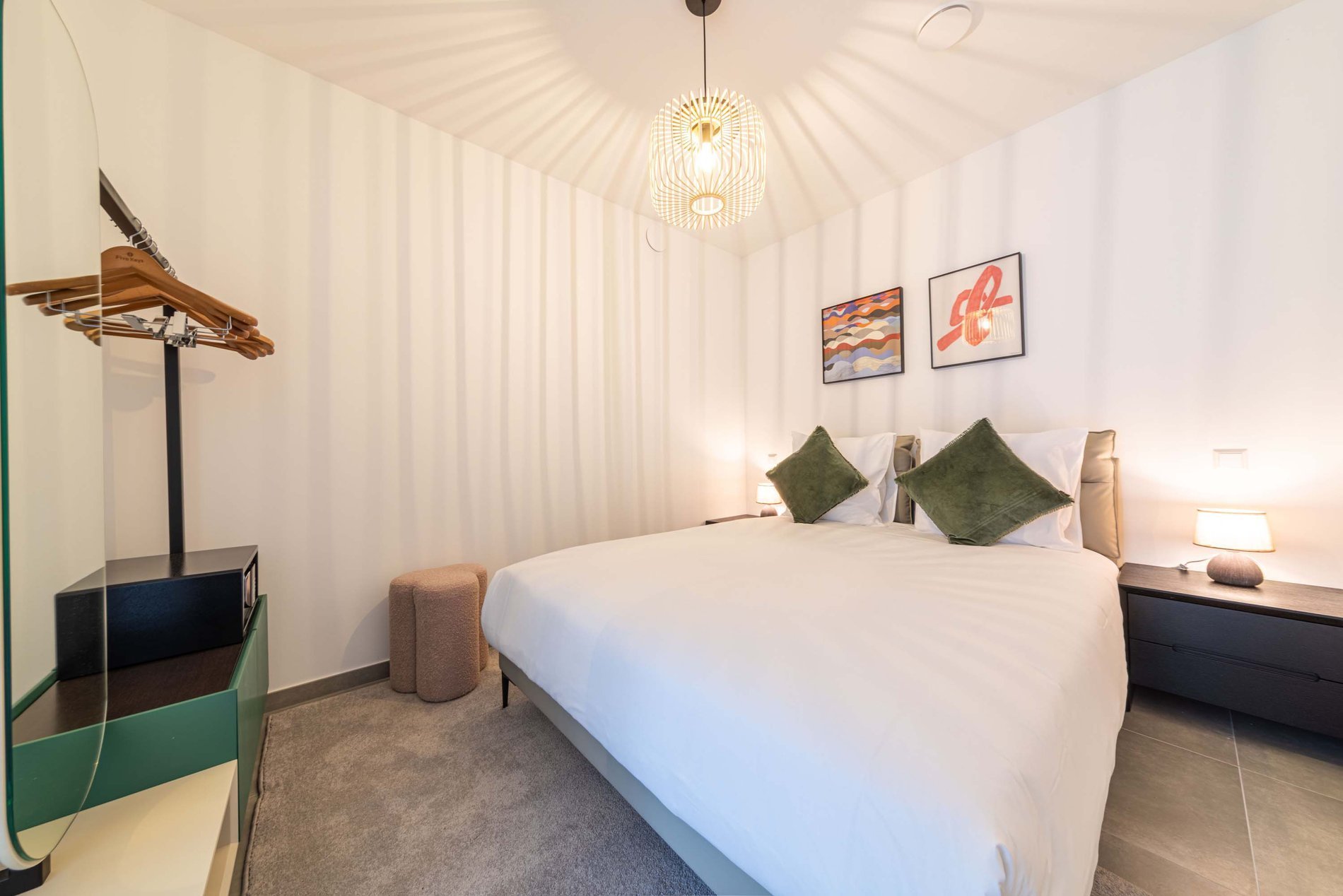 6ea9b5e0-abd9-4fa0-ab40-1250a850f672