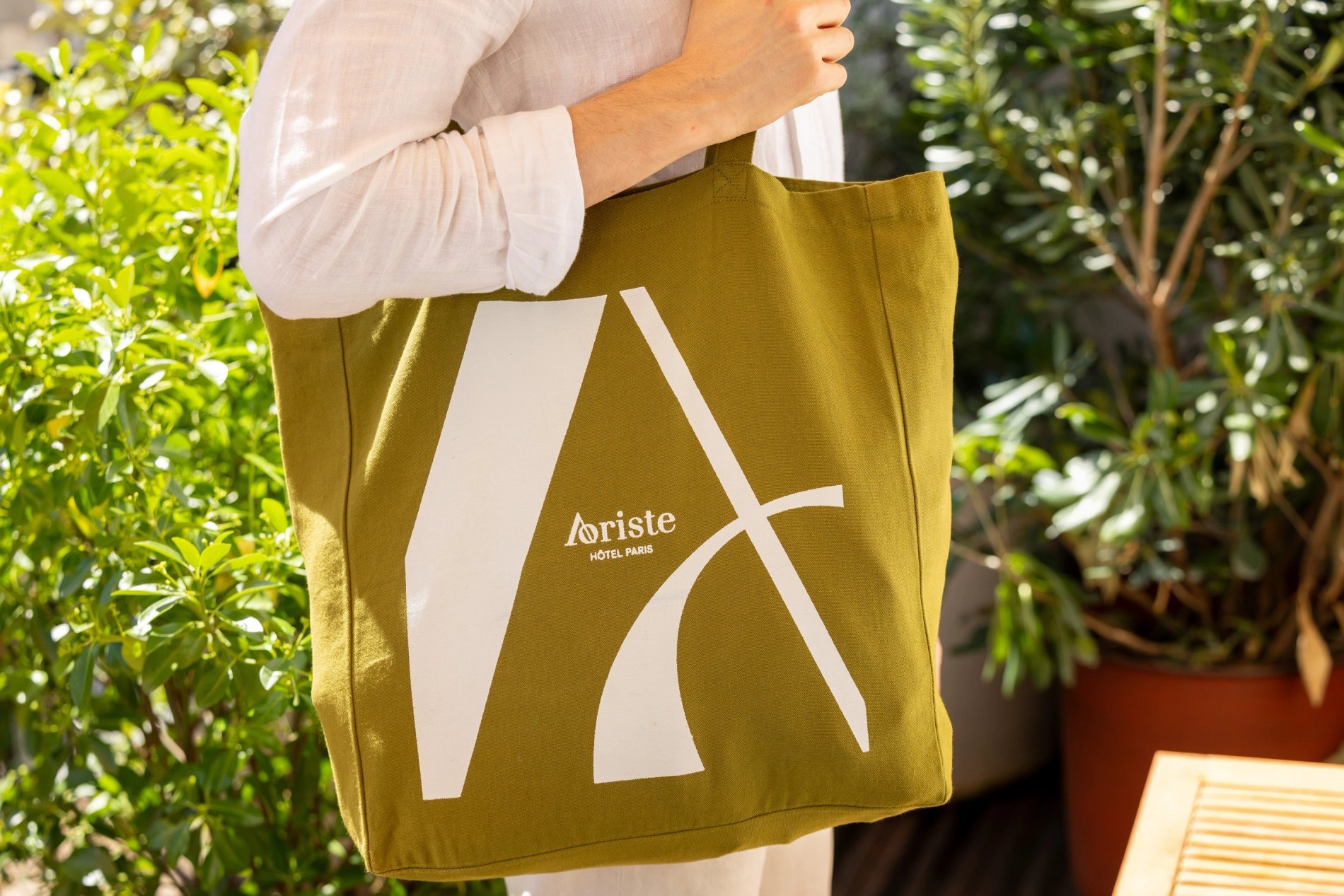 Hôtel Aoriste Tote Bag