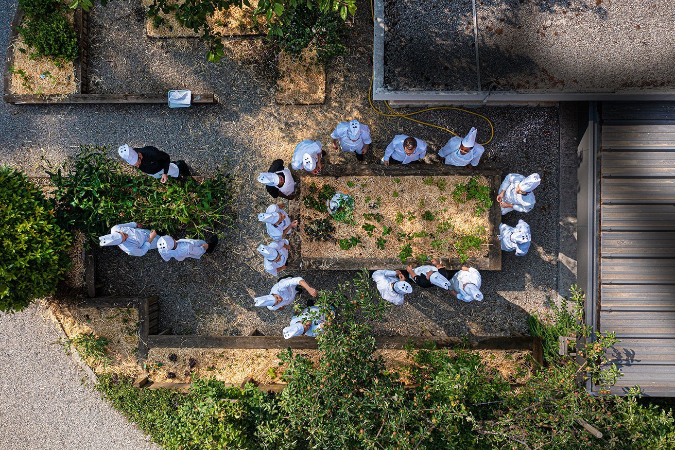 6f315e98-d65b-4a0d-90ba-776848b7cdcb