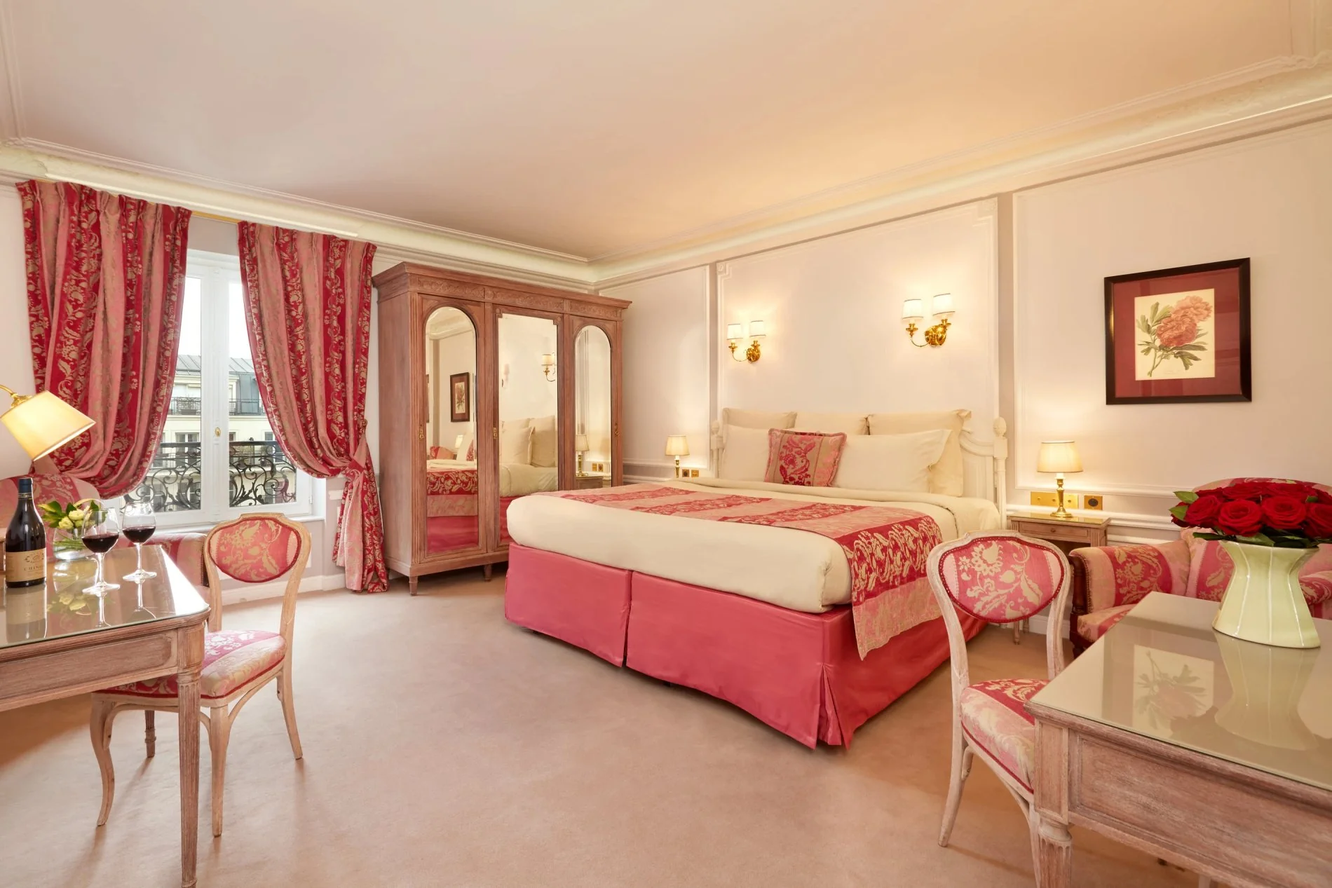 Prestige Louvre Eiffel Tower Room