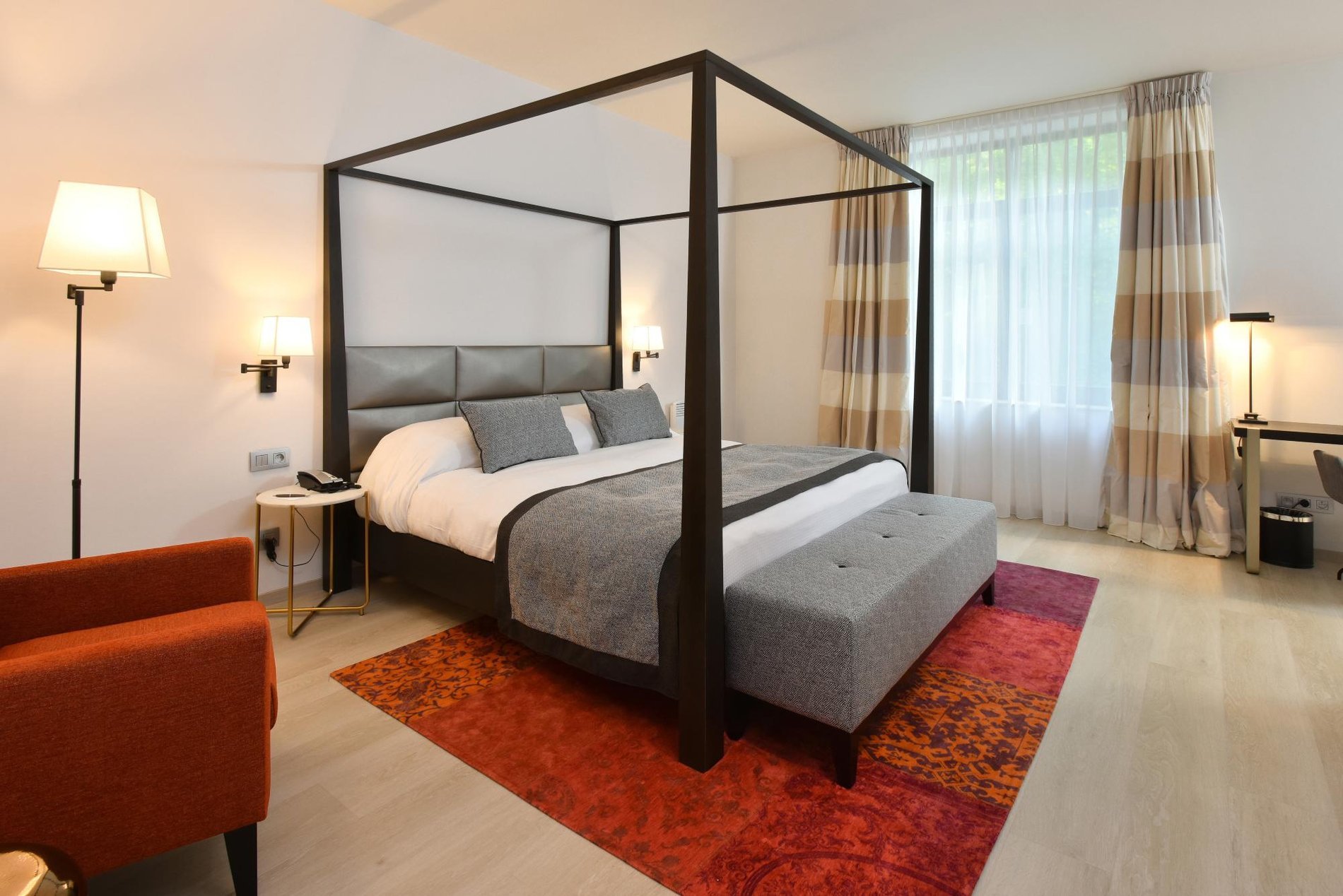 6fd10502-a456-44cd-985a-27fb38e080c0