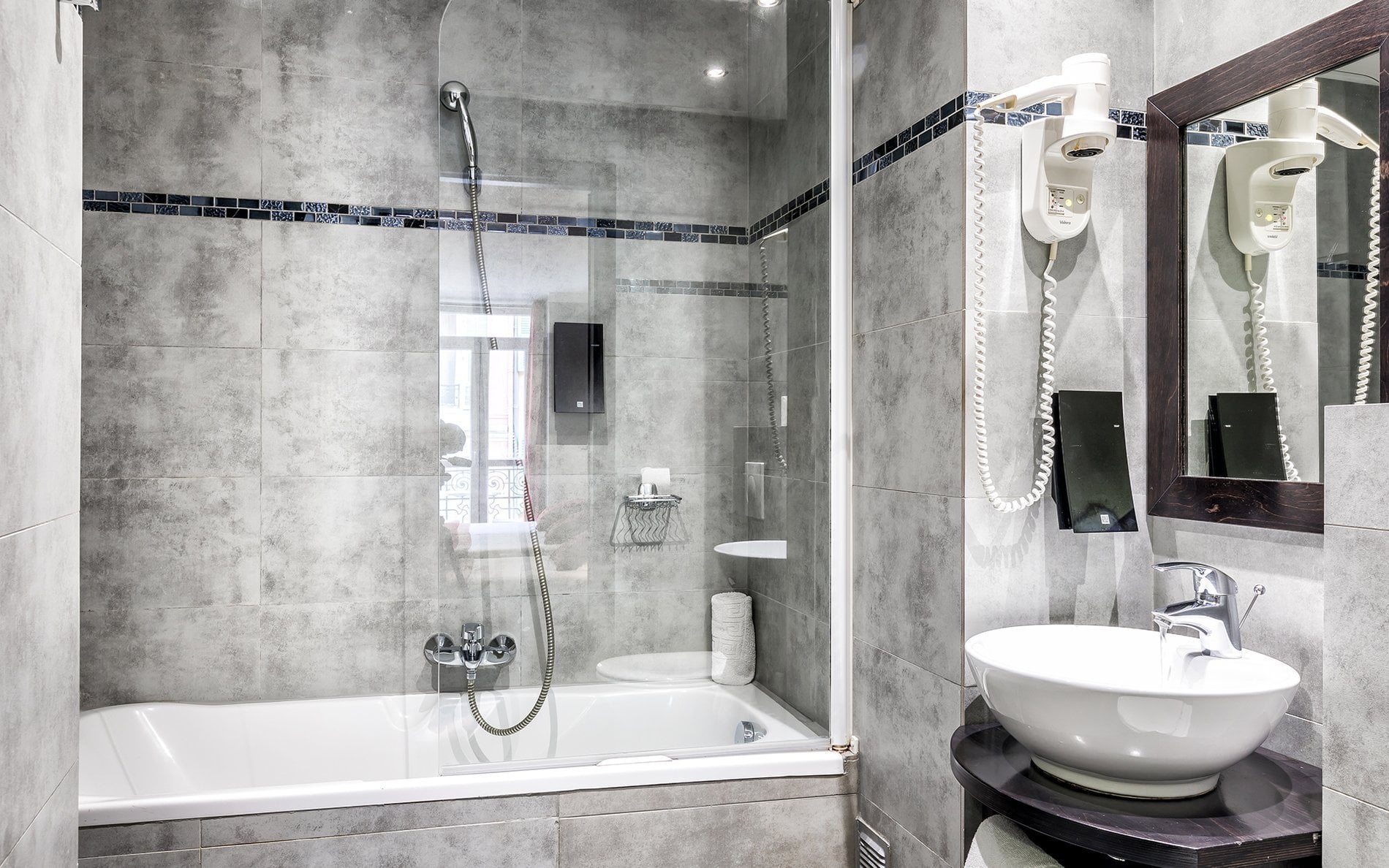 6fdea827-ccc9-4174-a951-ef397ab40a59