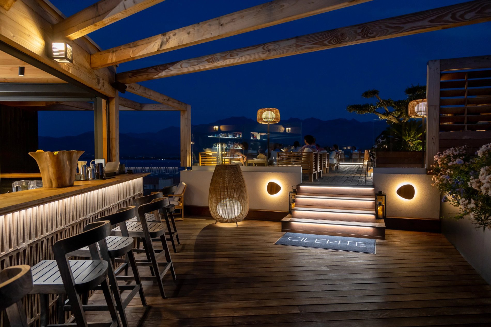 70d331df-12b6-42a8-ba5a-6944394f216e