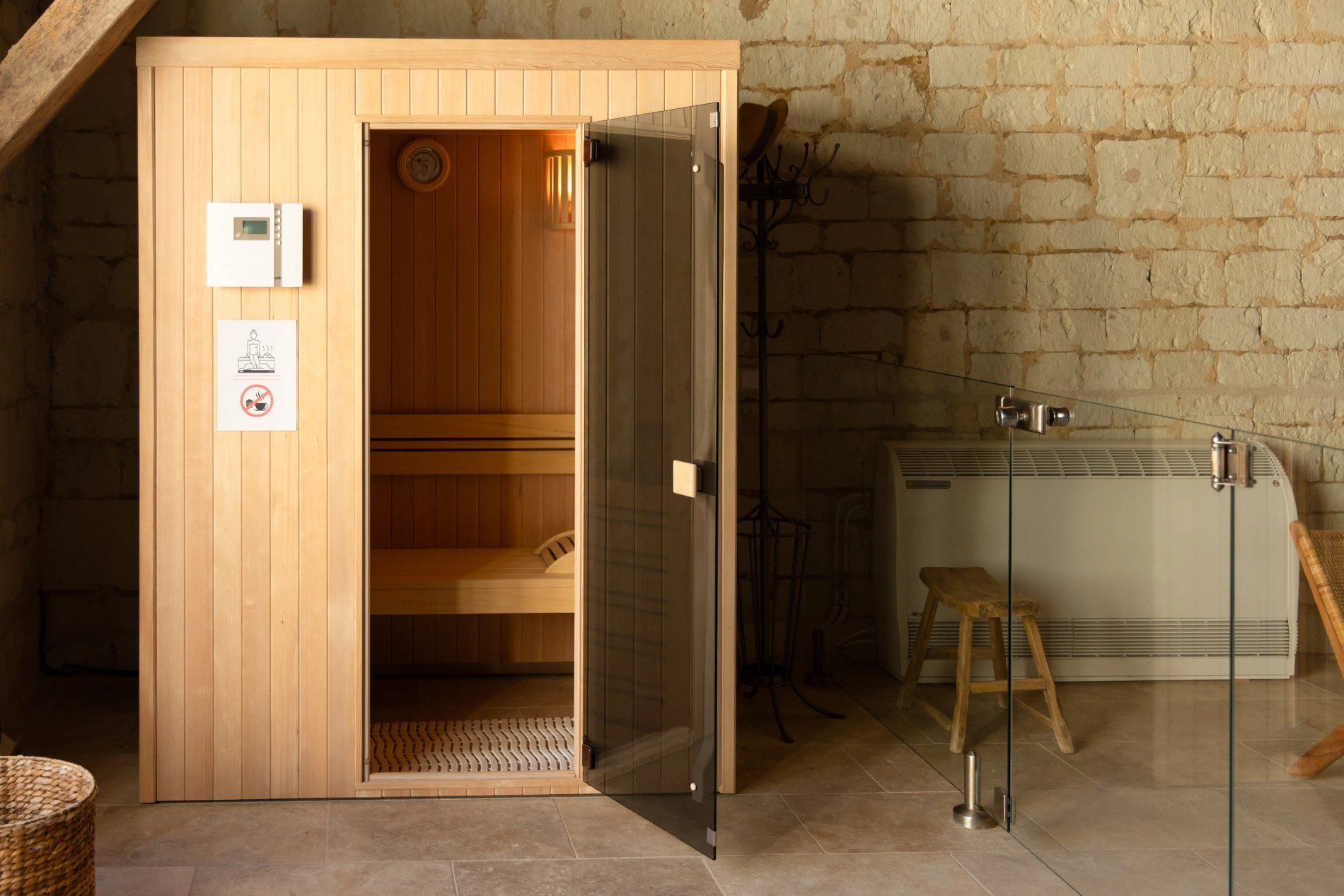 70f98e4e-86fb-465d-bb4c-3191aea1b61d