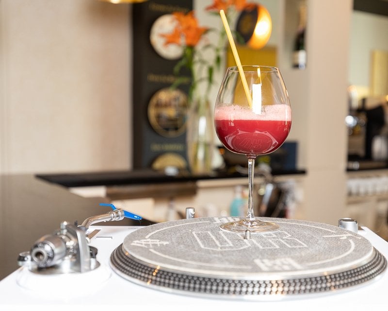 721f0a6b-3f56-4b2e-88f3-ea347e9fa4a5