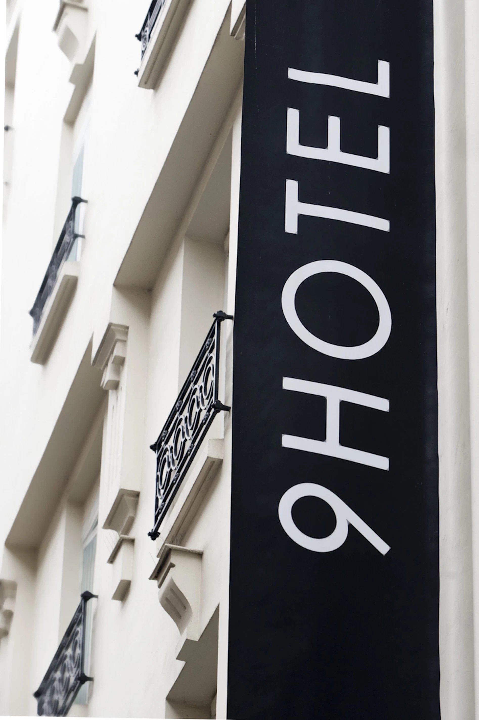 9hotel republique