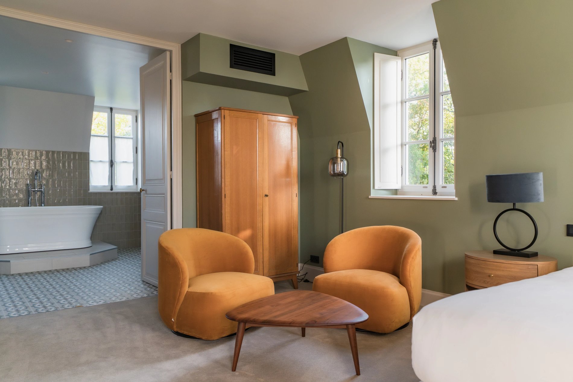 72845f61-85b4-4cd4-a1ca-9d00e20ecd19