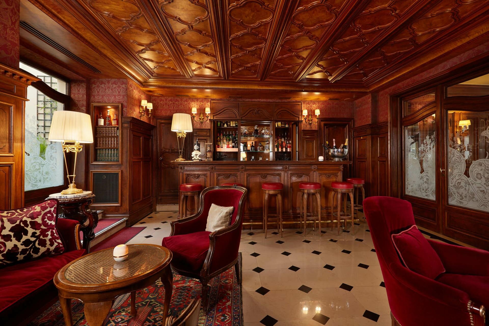 Regina Louvre Hotel - English Bar