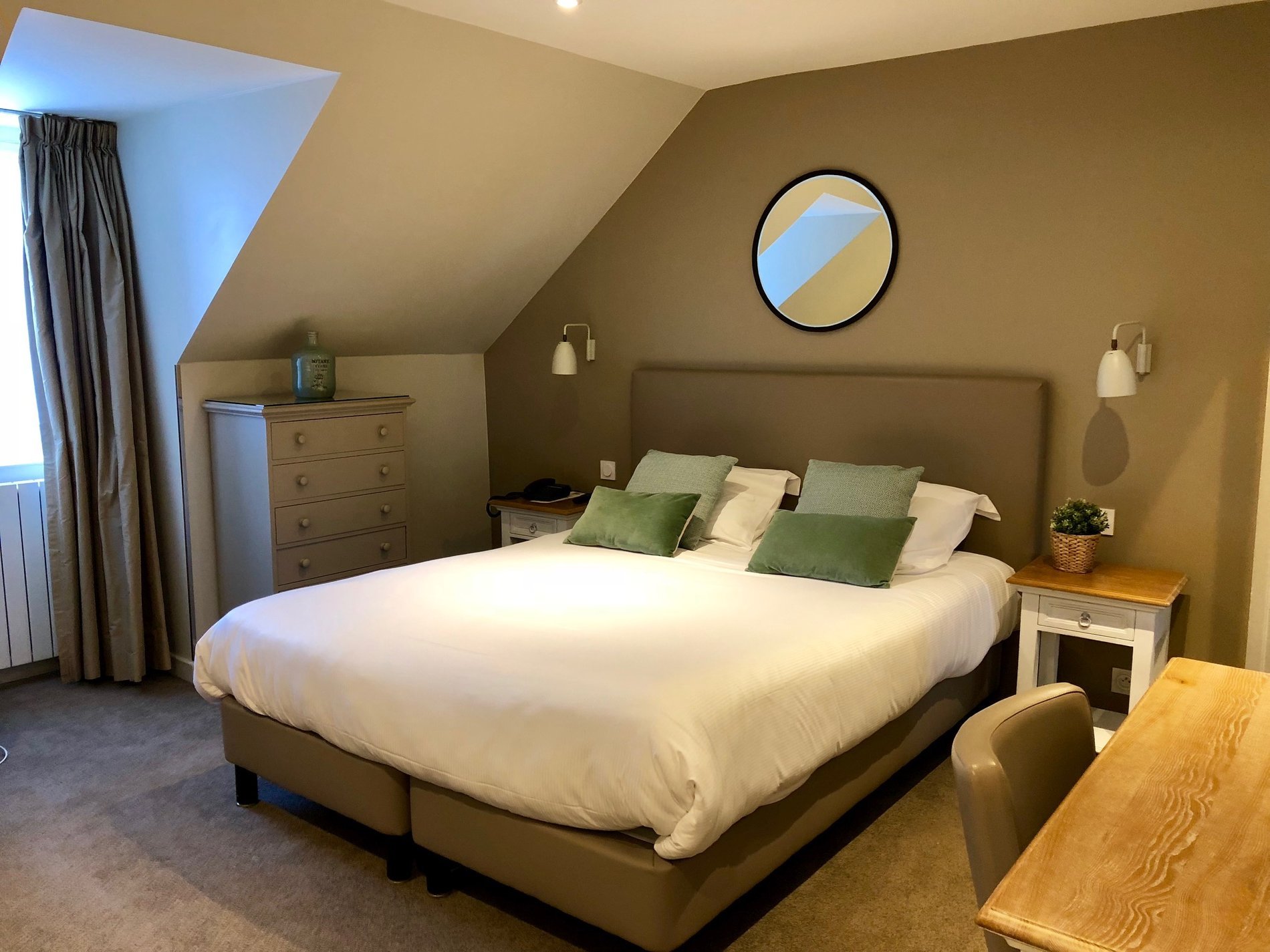 73d5caa7-0699-49aa-bdd7-9d32a75778c0