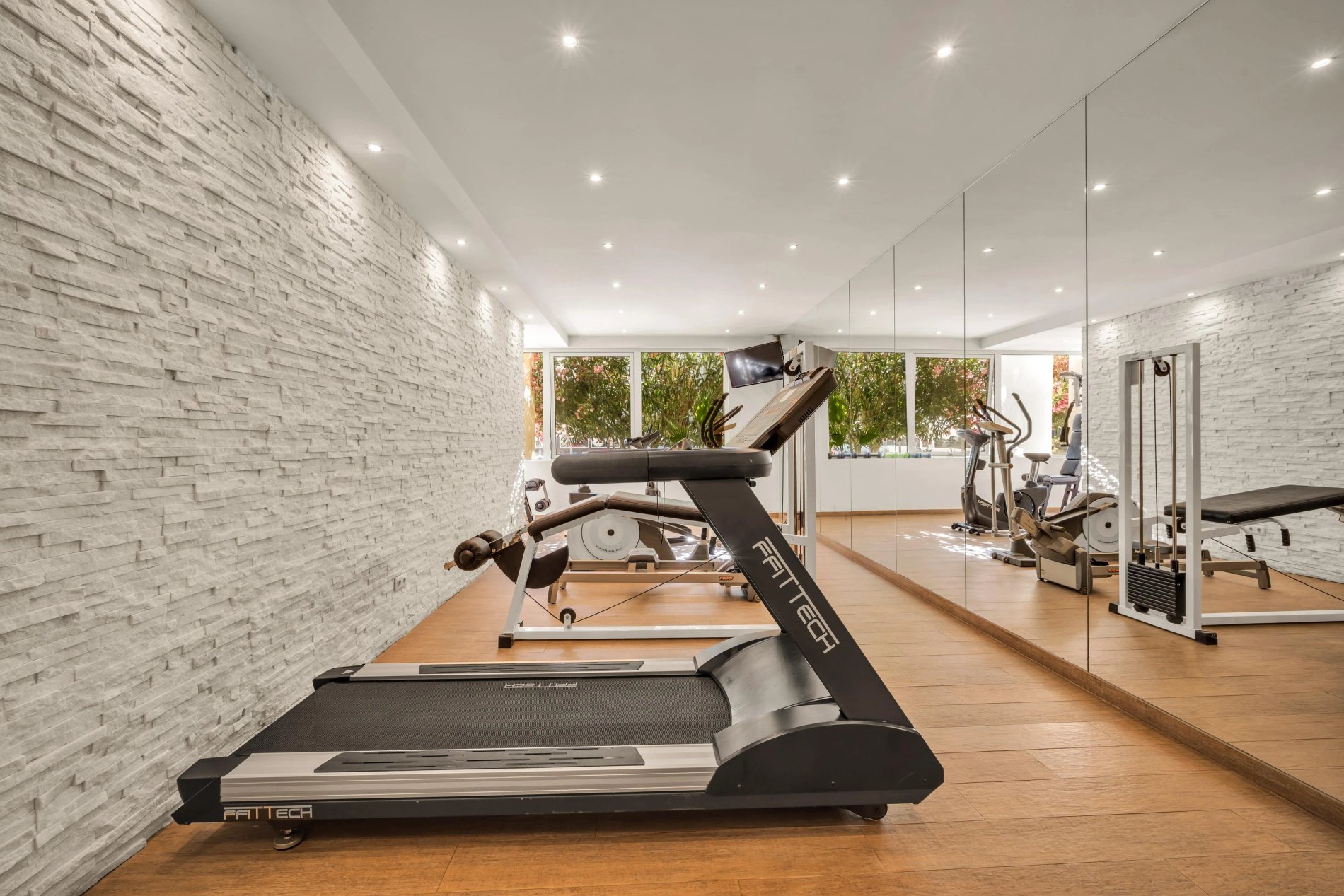 73f99f5e-9590-431b-98f0-ebdfdcba547f