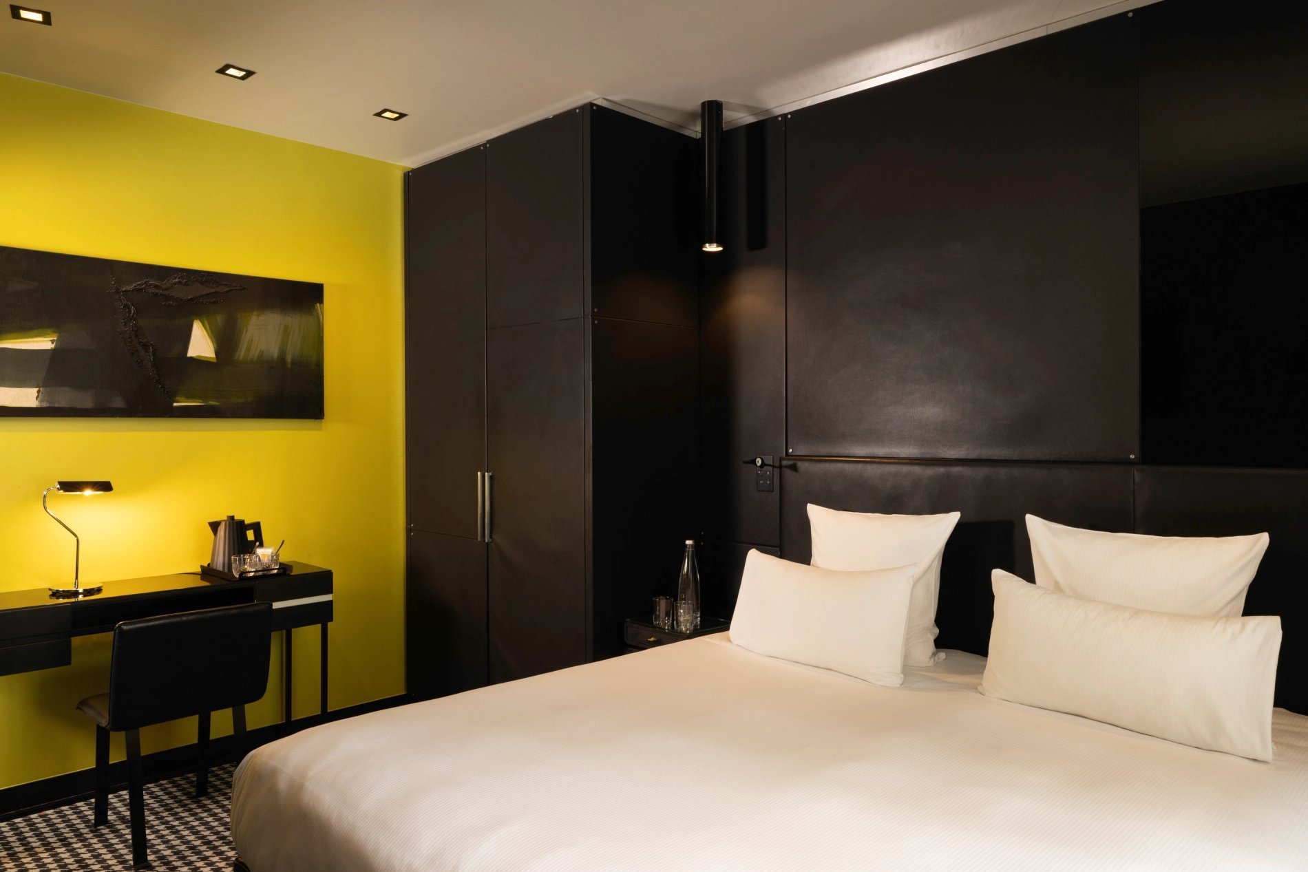 Hôtel Félicien Chambre Classique Black Bureau Penderie