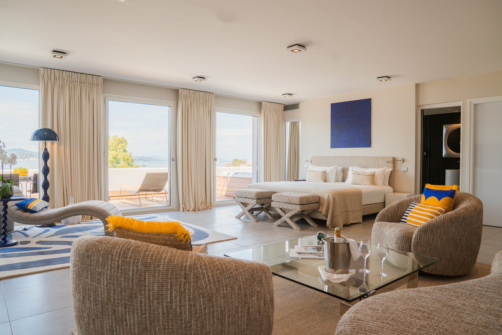 Villa Aston Martine 5-Star Hotel