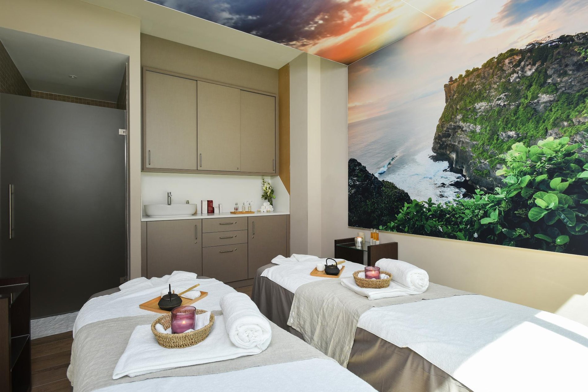 Duo massage room in a spa in Belgium.