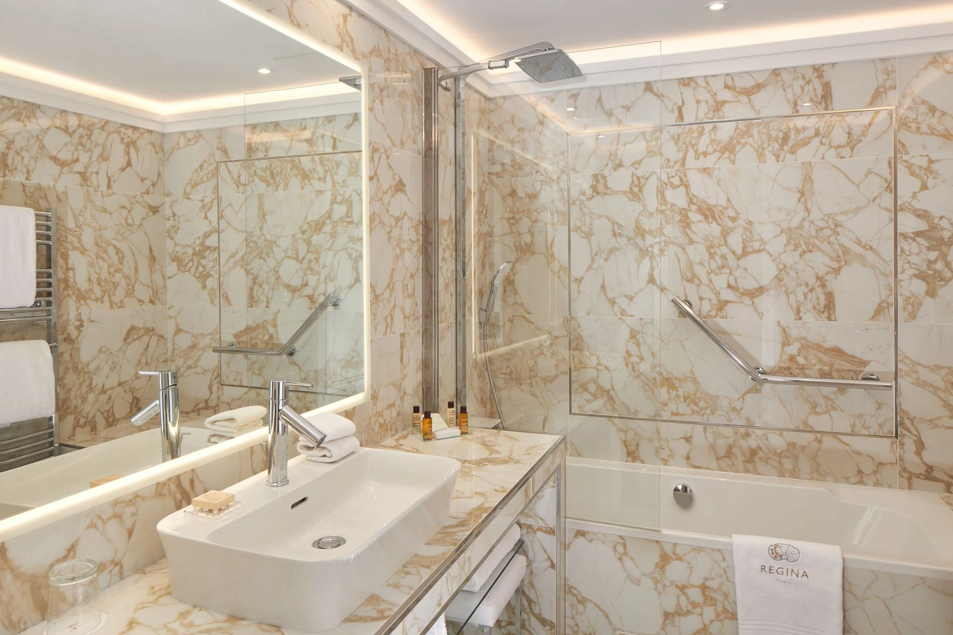 Prestige Louvre Eiffel Tower Room Bathroom