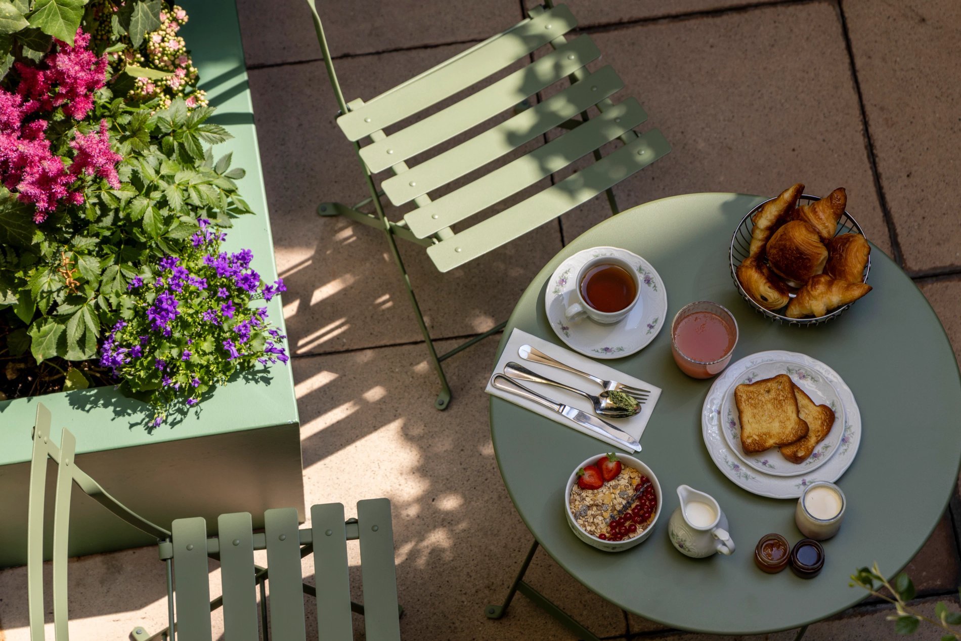 Hôtel Le Saint-Grégoire Breakfast Room Patio