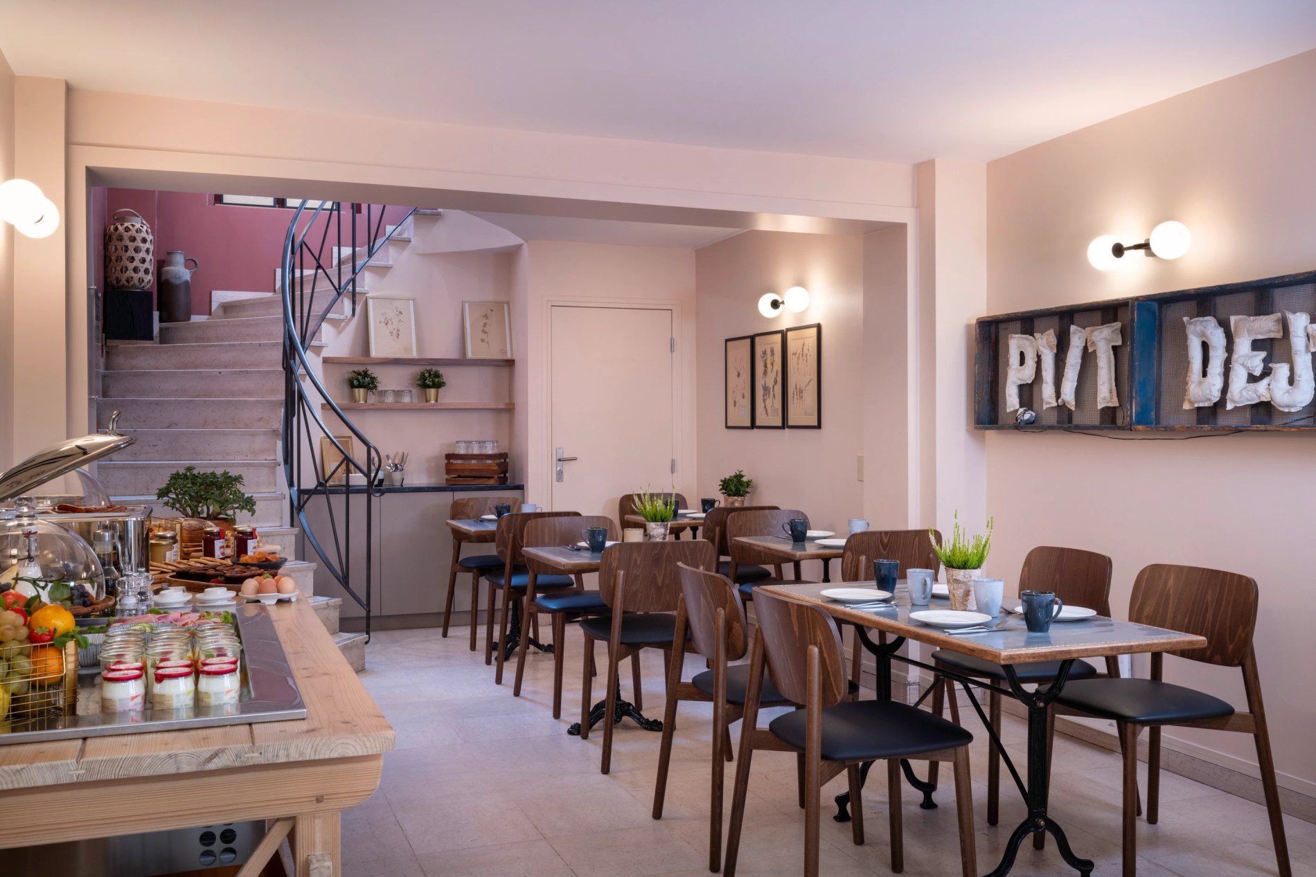 Hotel Maxim Quartier Latin buffet Breakfast Room